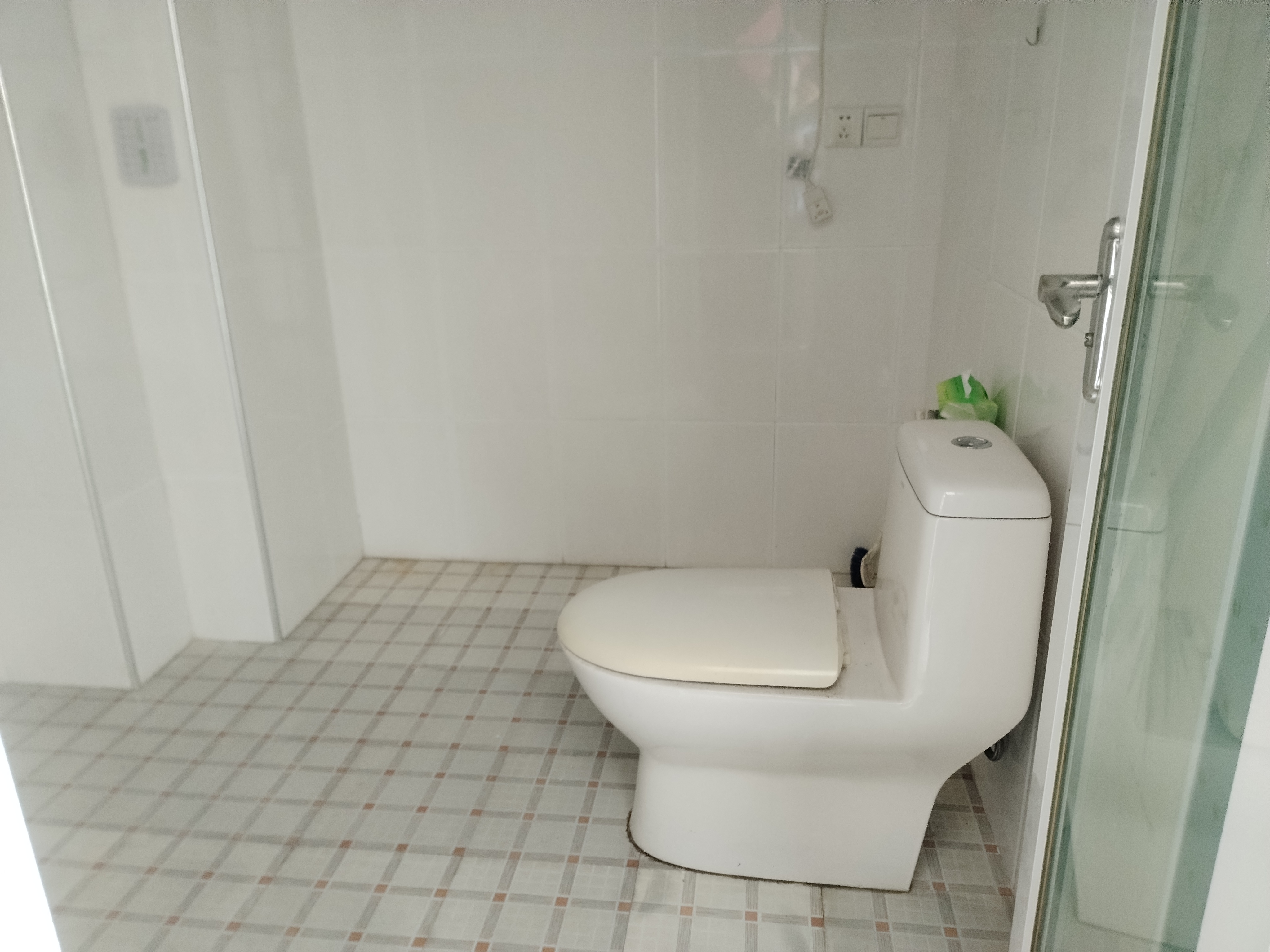 广成大厦  1室0厅0卫    70.0万客厅