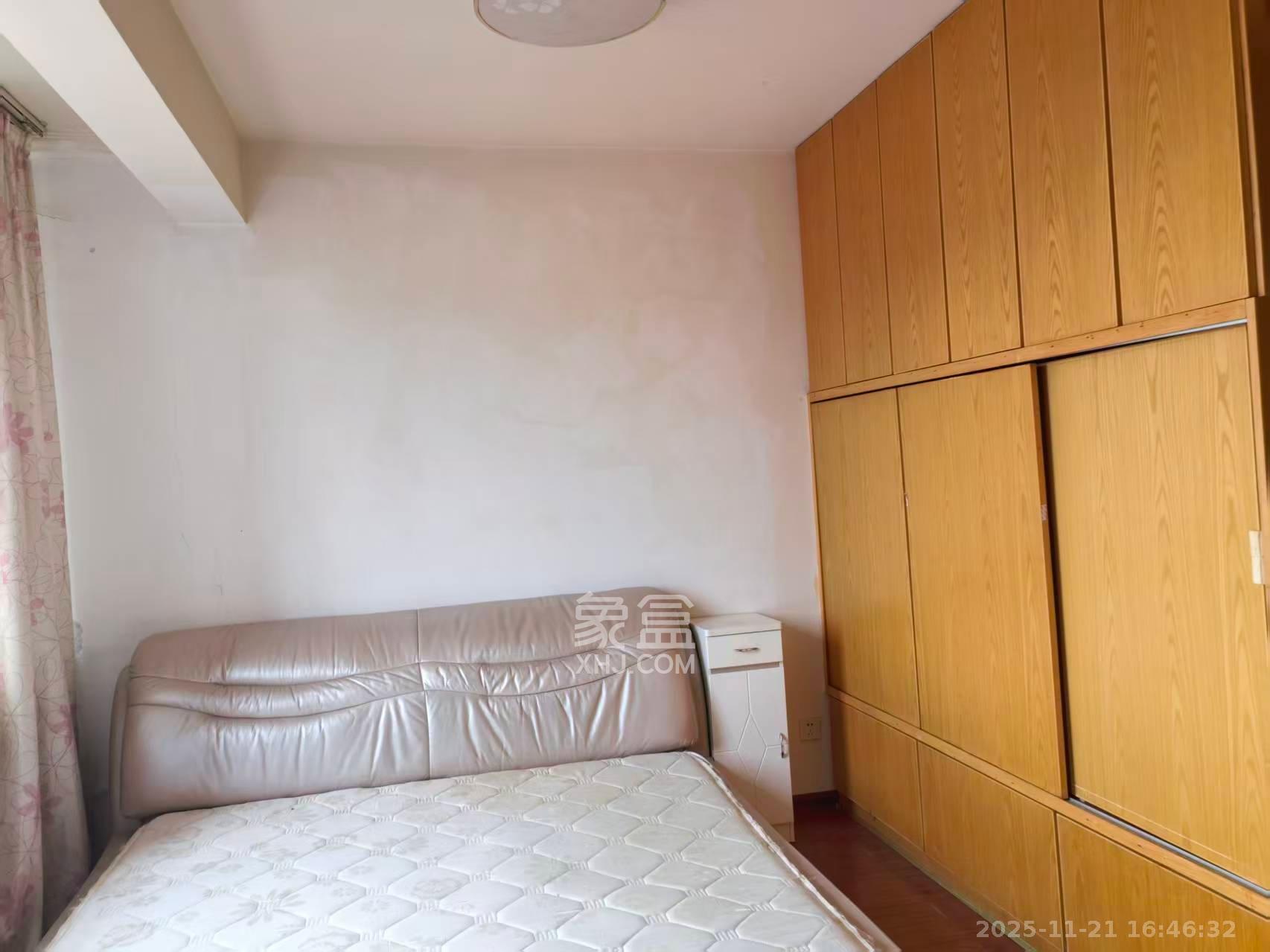 东业早安星城  1室0厅0卫    1100.0元/月