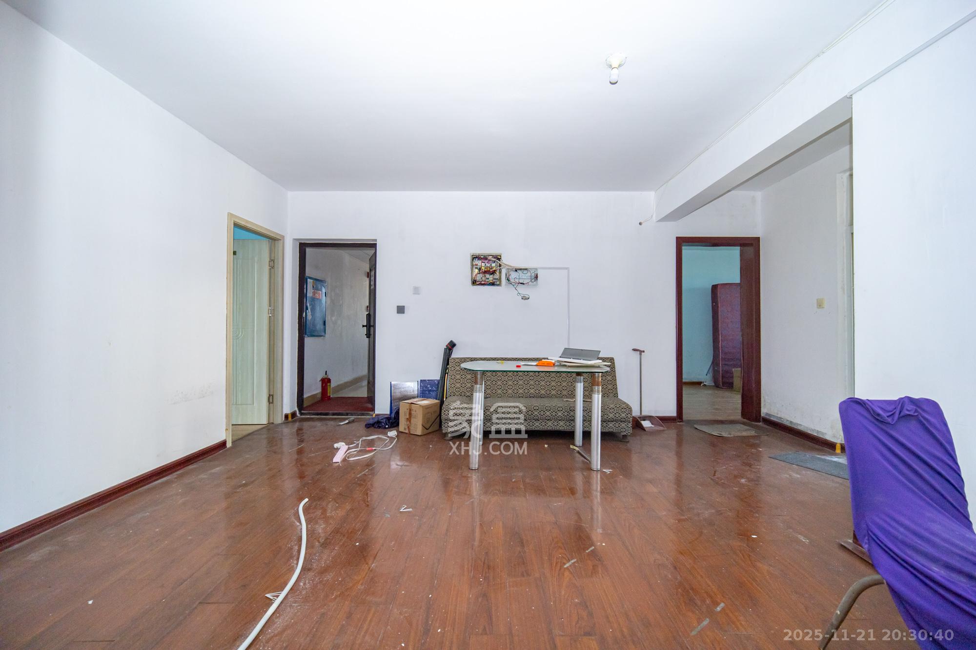 晶华美地  5室2厅3卫    150.0万