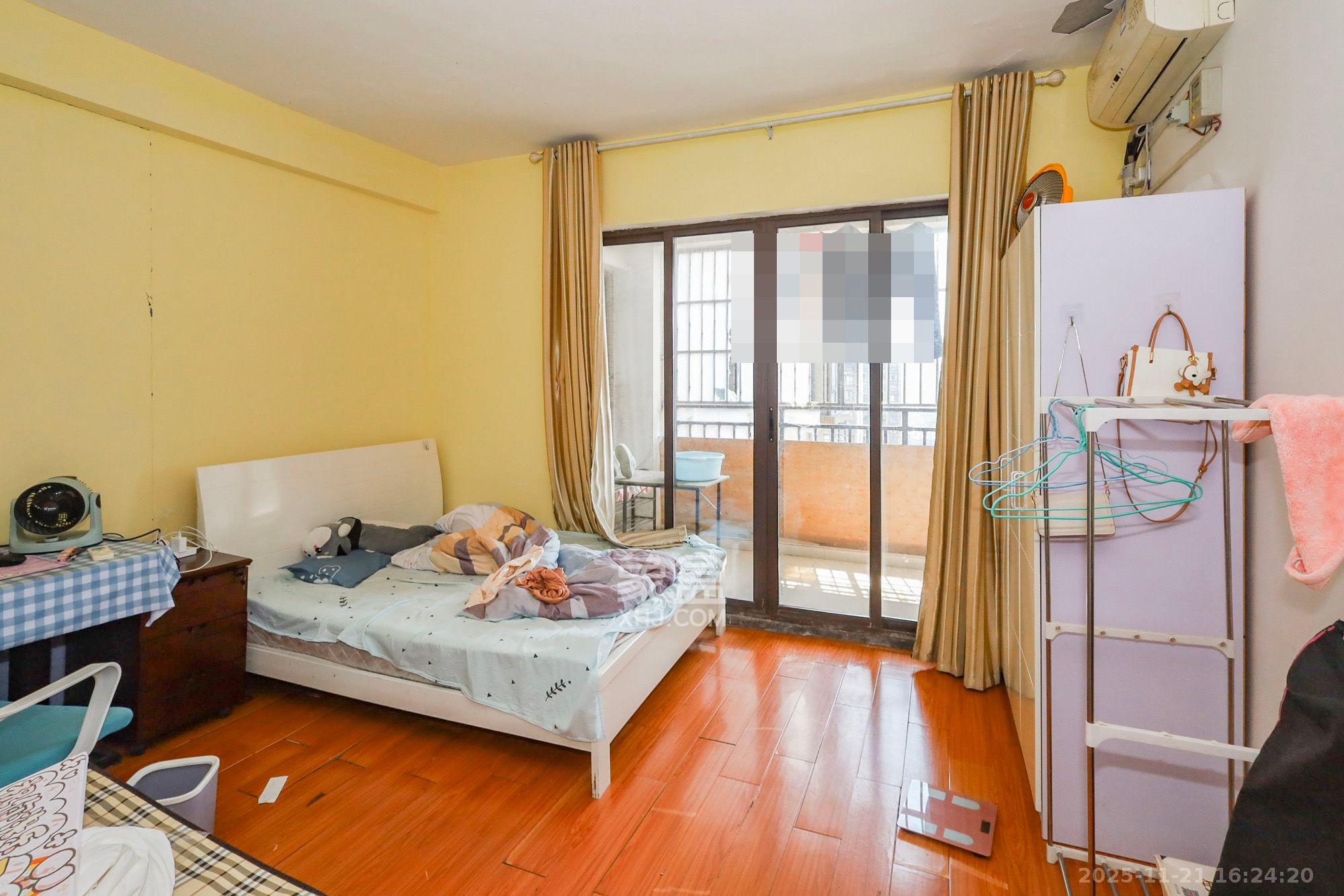 钰龙天下二期（钰龙佳园）  4室2厅1卫    2500.0元/月室内图1