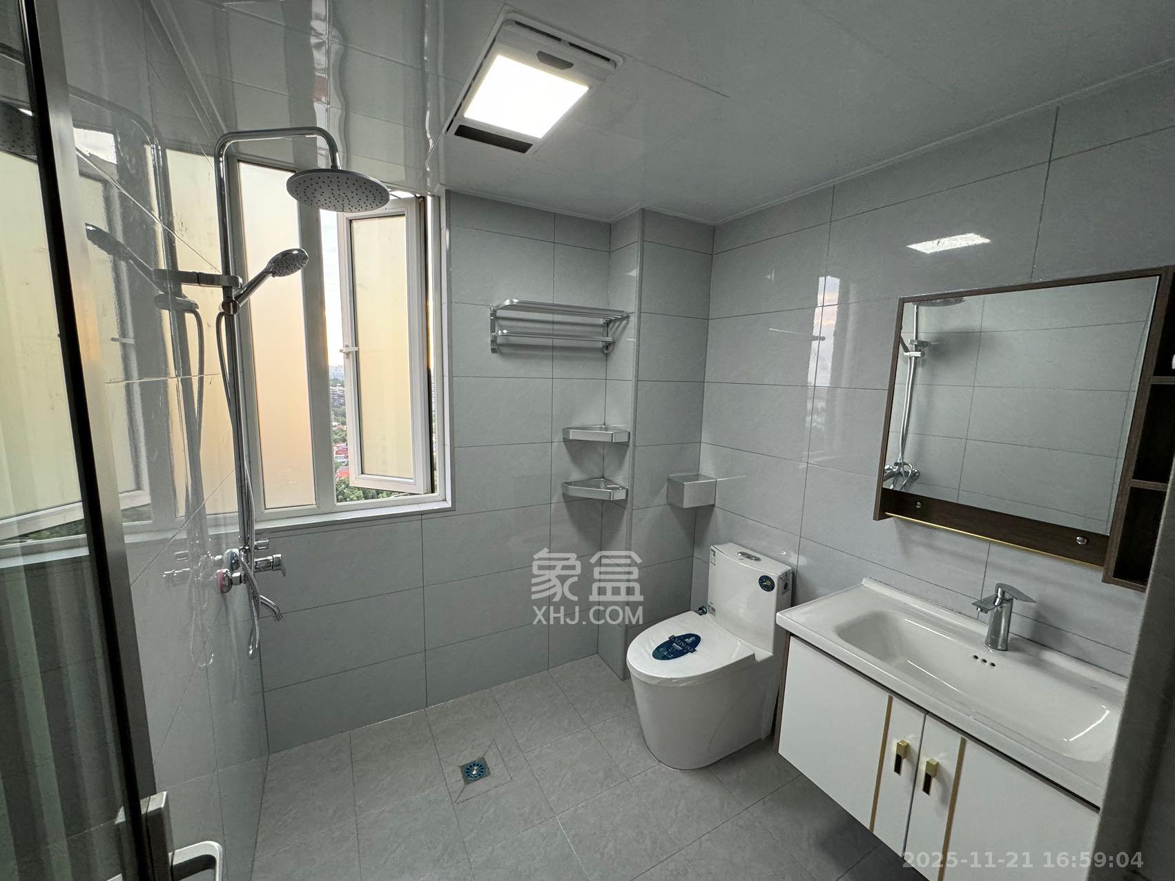 云和华府  3室2厅2卫    3000.0元/月室内图