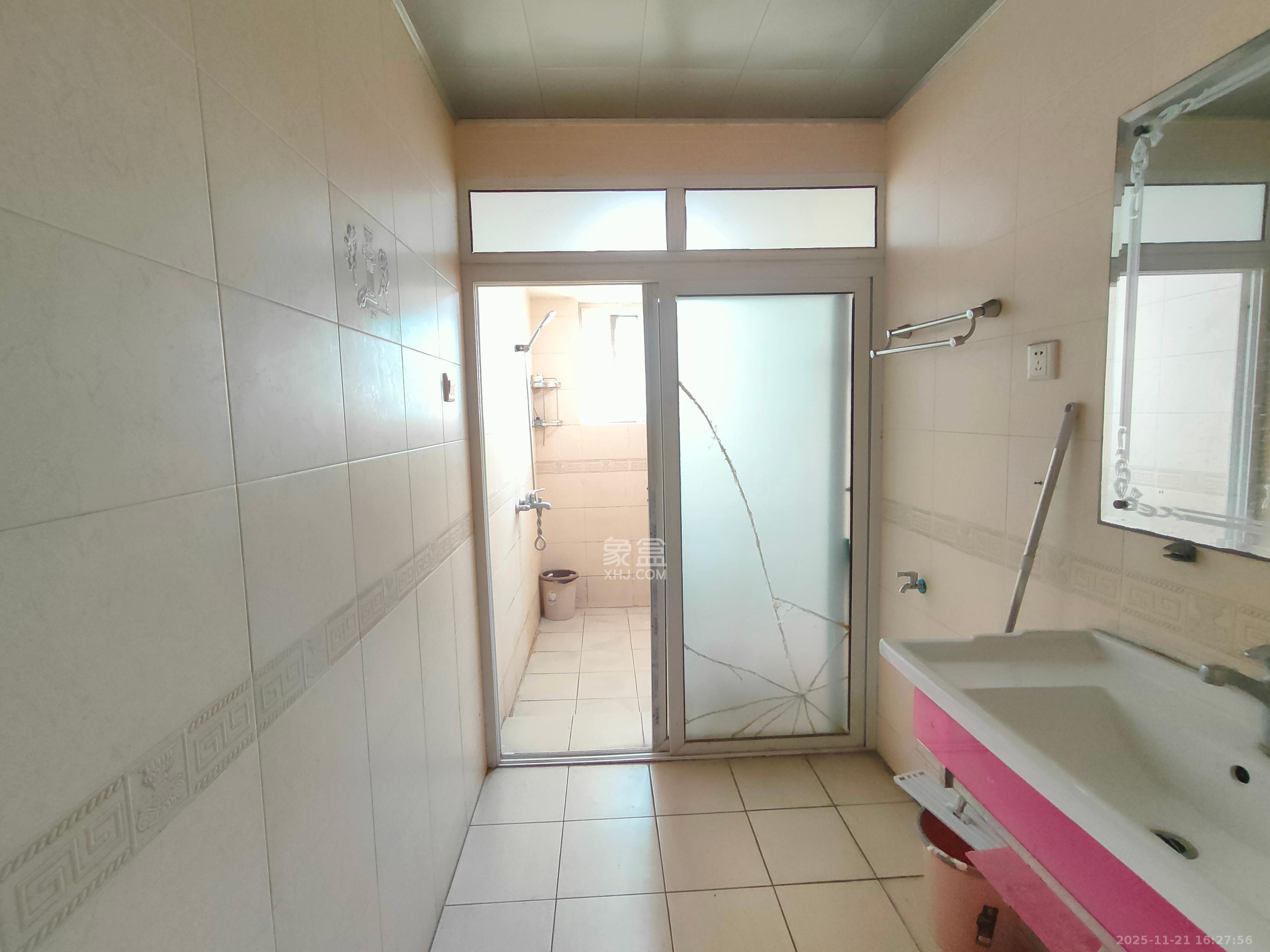 绿荫家园  3室2厅1卫    1300.0元/月室内图