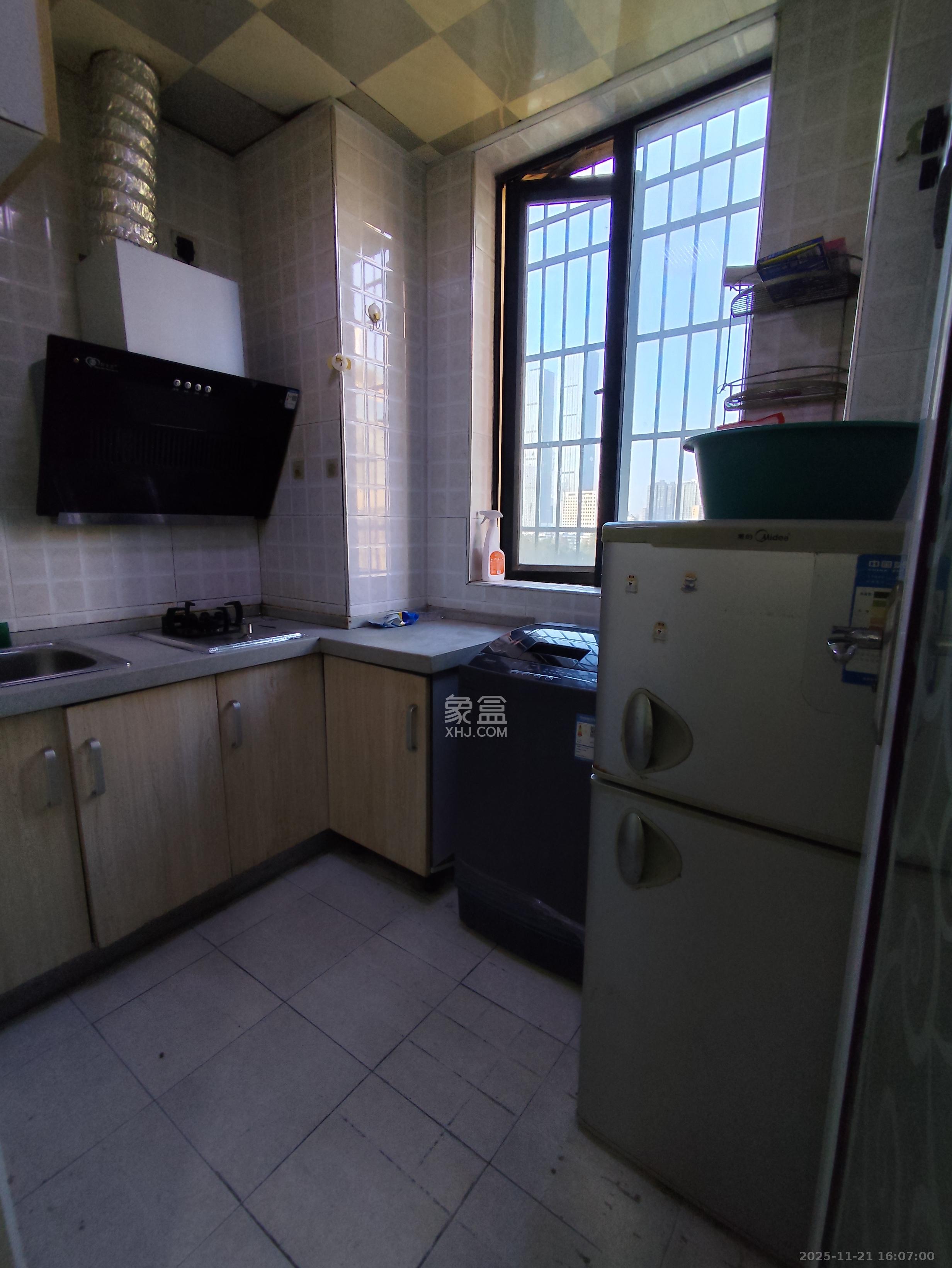 凯通国际城（凯通朝庭）  1室1厅1卫    1400.0元/月室内图