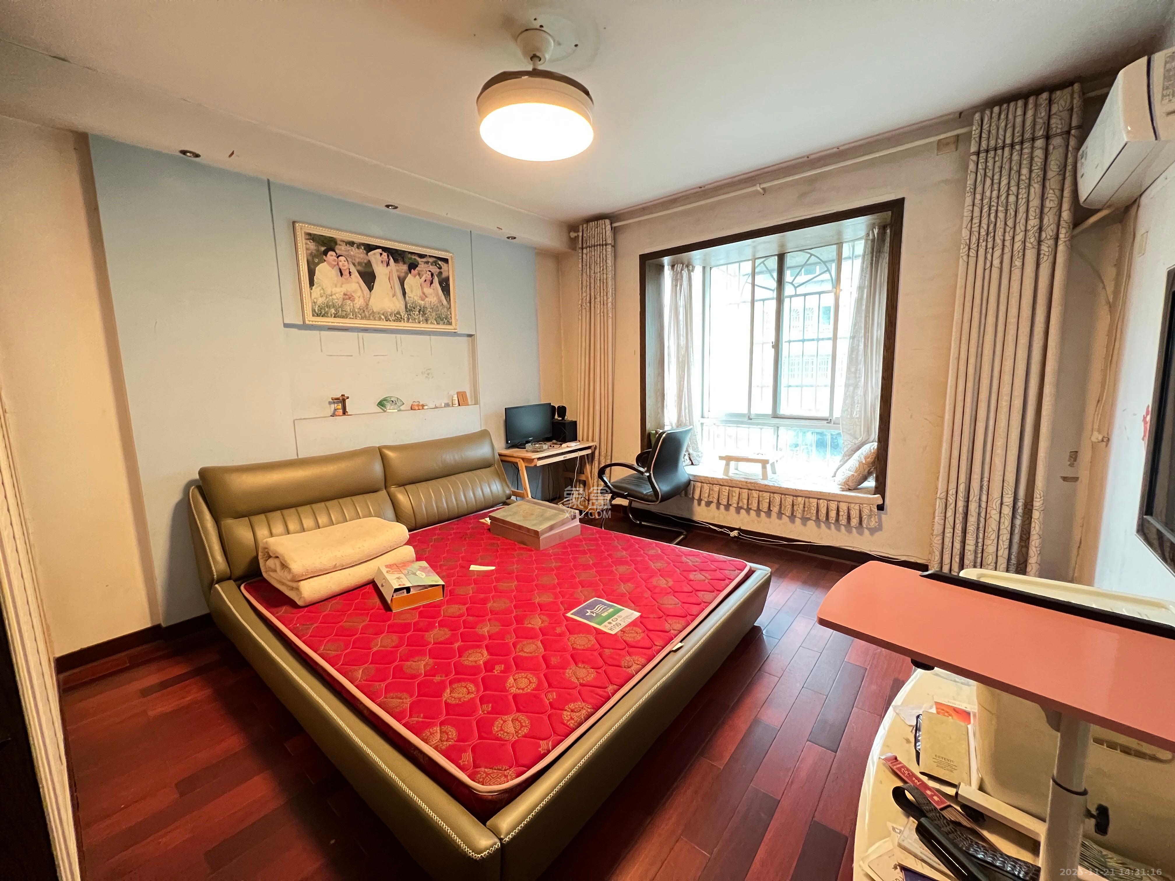 德政园 4室2厅2卫 3800.0元/月 德政园 4室2厅2卫 3800.0元/月室内图