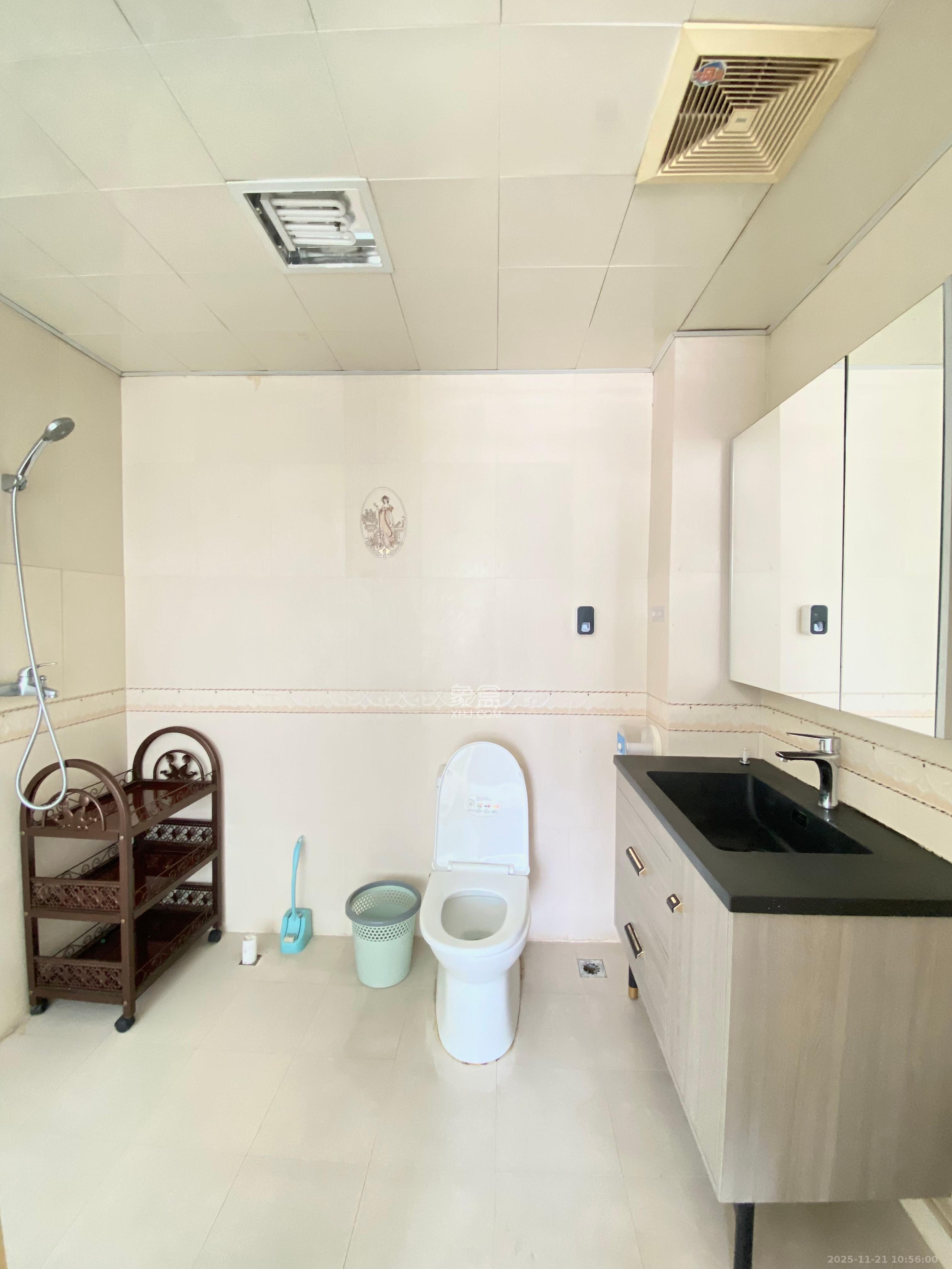 新世纪家园  1室0厅0卫    1300.0元/月室内图