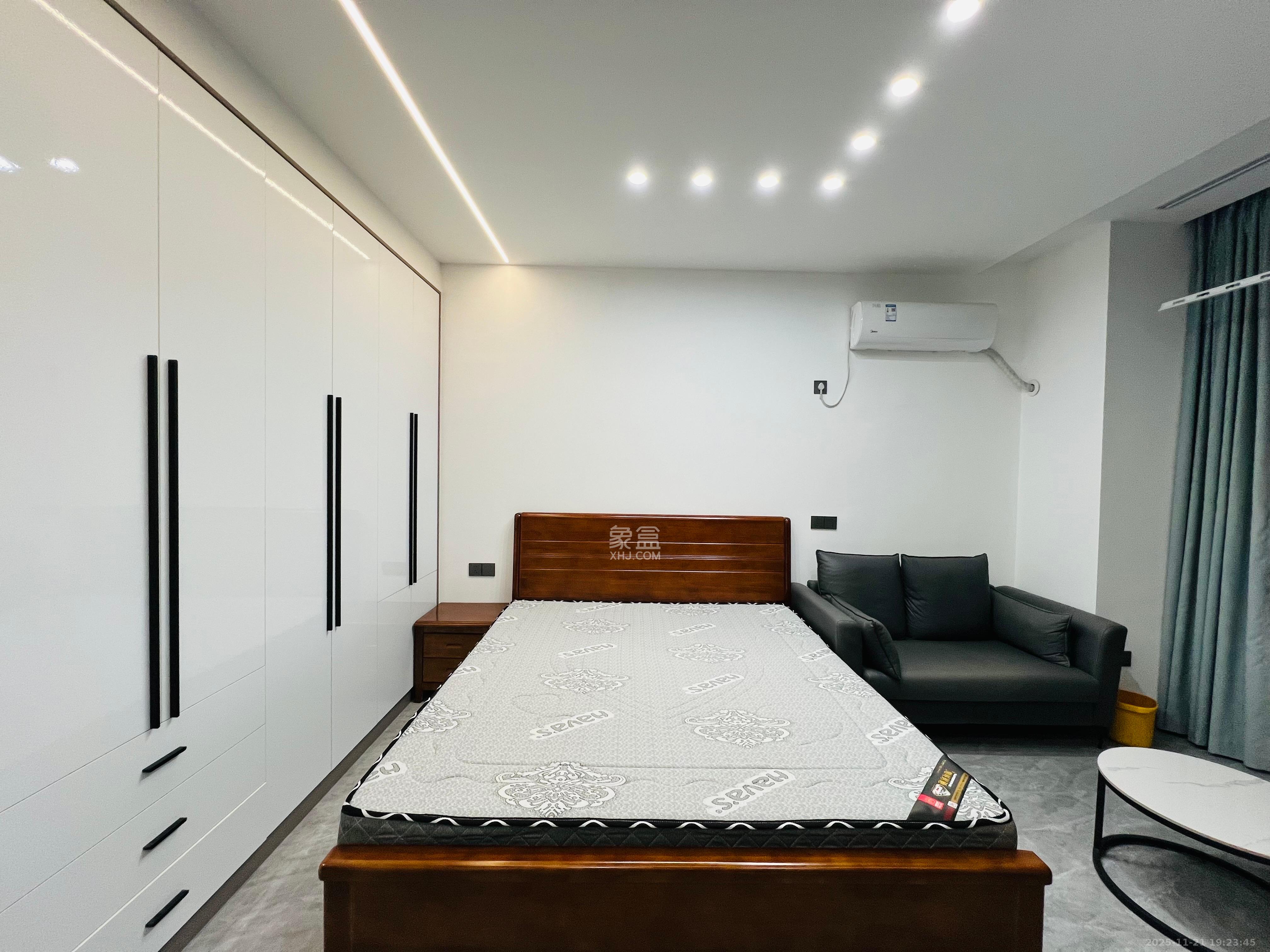 诺德滨江逸园（中铁逸园）  1室1厅1卫    1700.0元/月