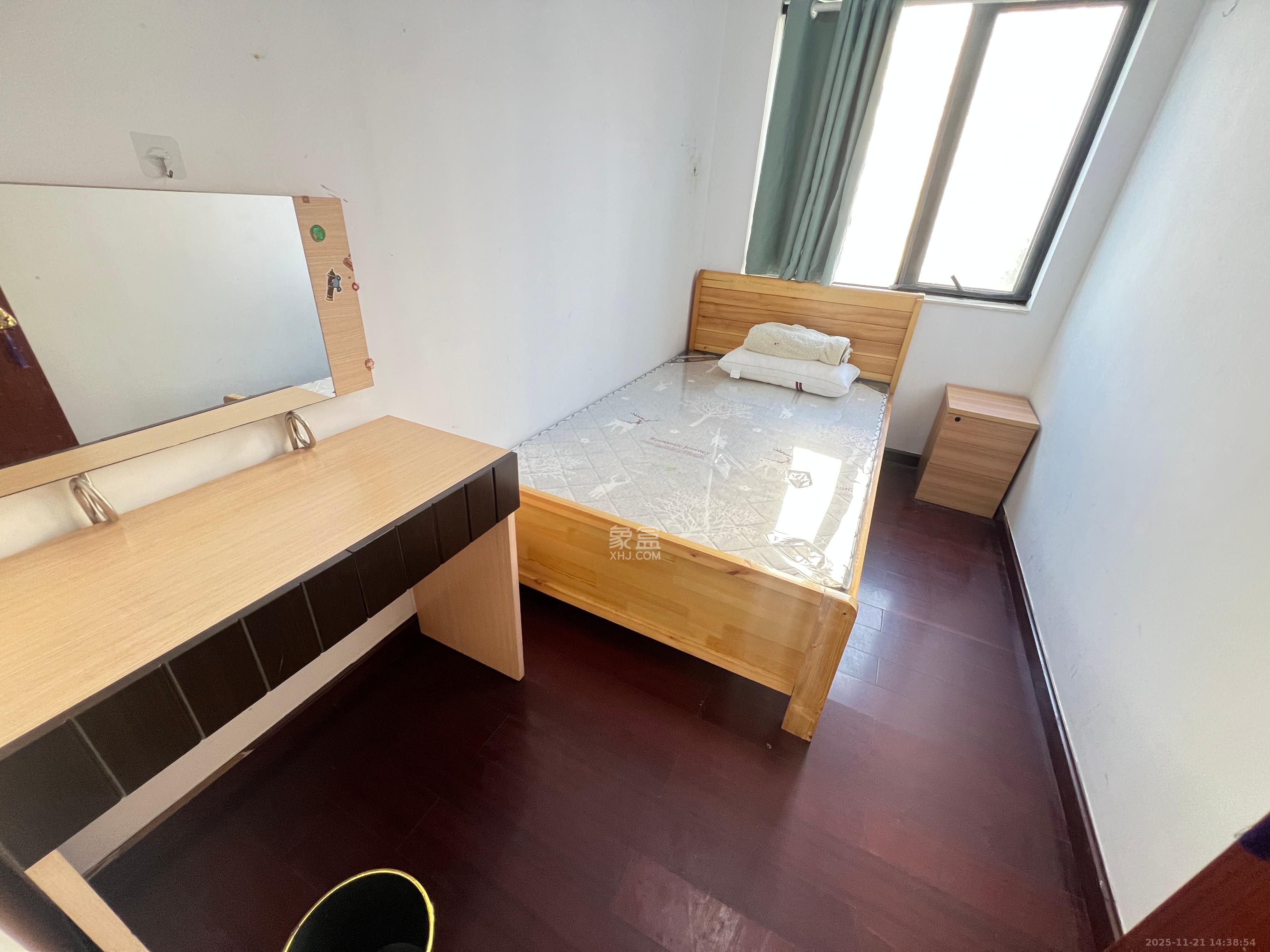 远大麓园  3室2厅1卫    2400.0元/月室内图