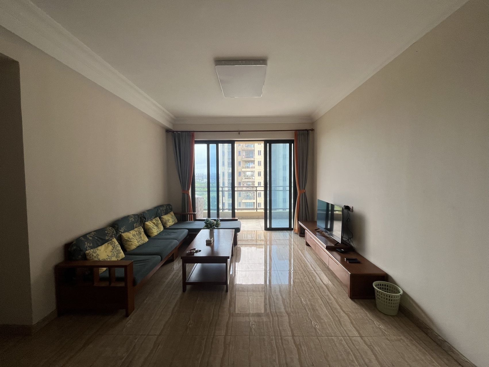 碧桂园剑桥郡  3室2厅2卫    165.0万