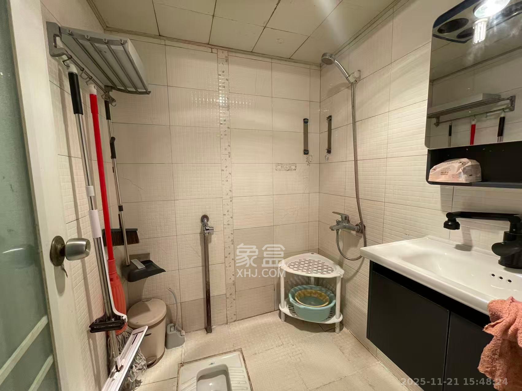 时代先锋  1室1厅1卫    1300.0元/月室内图