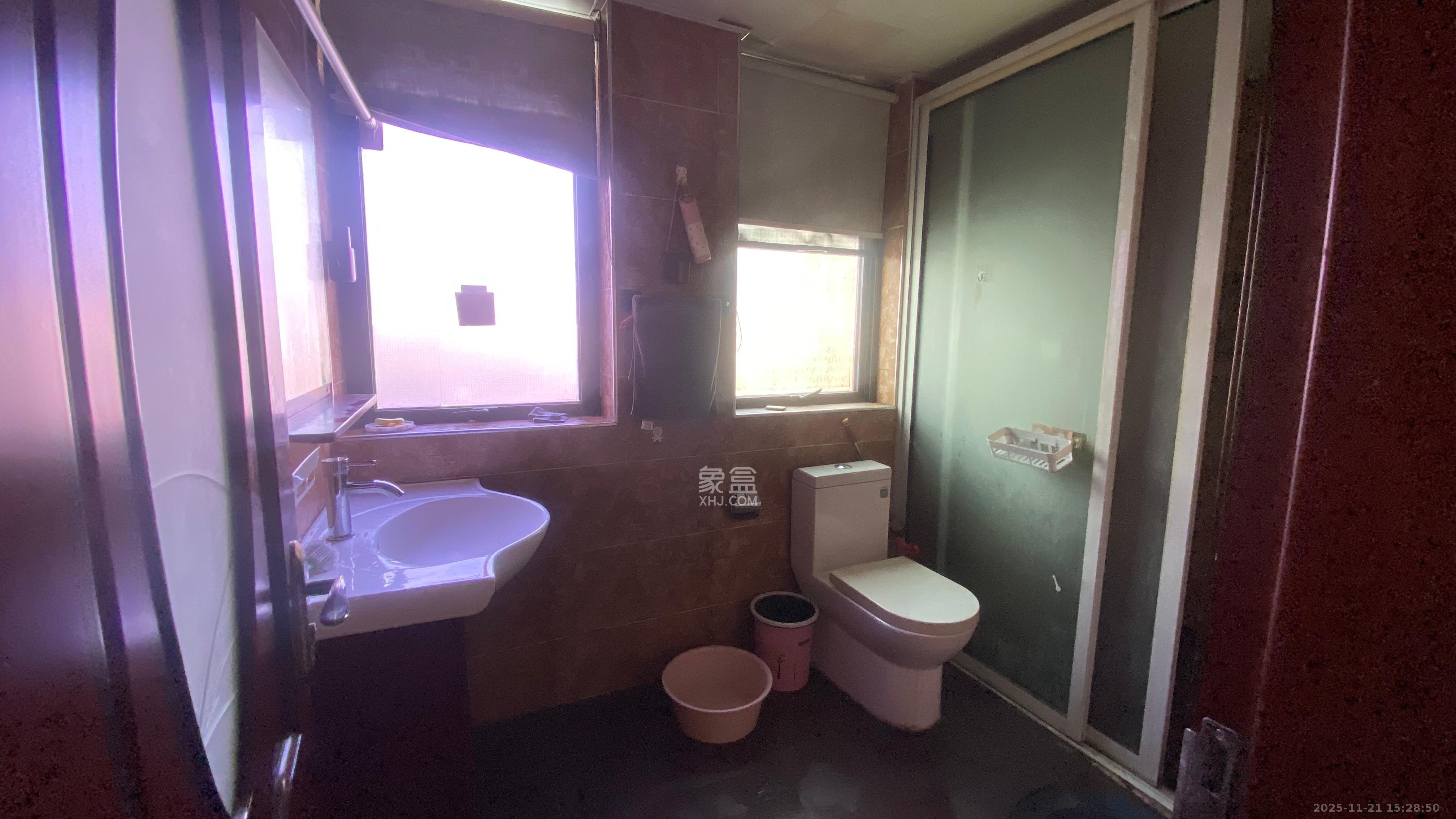 绿城桂花城 2室2厅1卫 2300.0元/月 绿城桂花城 2室2厅1卫 2300.0元/月室内图