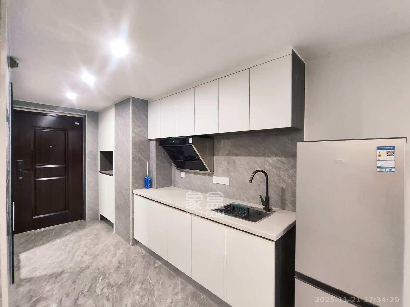 长燃润和天地(长润小区印湘江) 2室2厅1卫 1900.0元/月 长燃润和天地(长润小区印湘江) 2室2厅1卫 1900.0元/月室内图