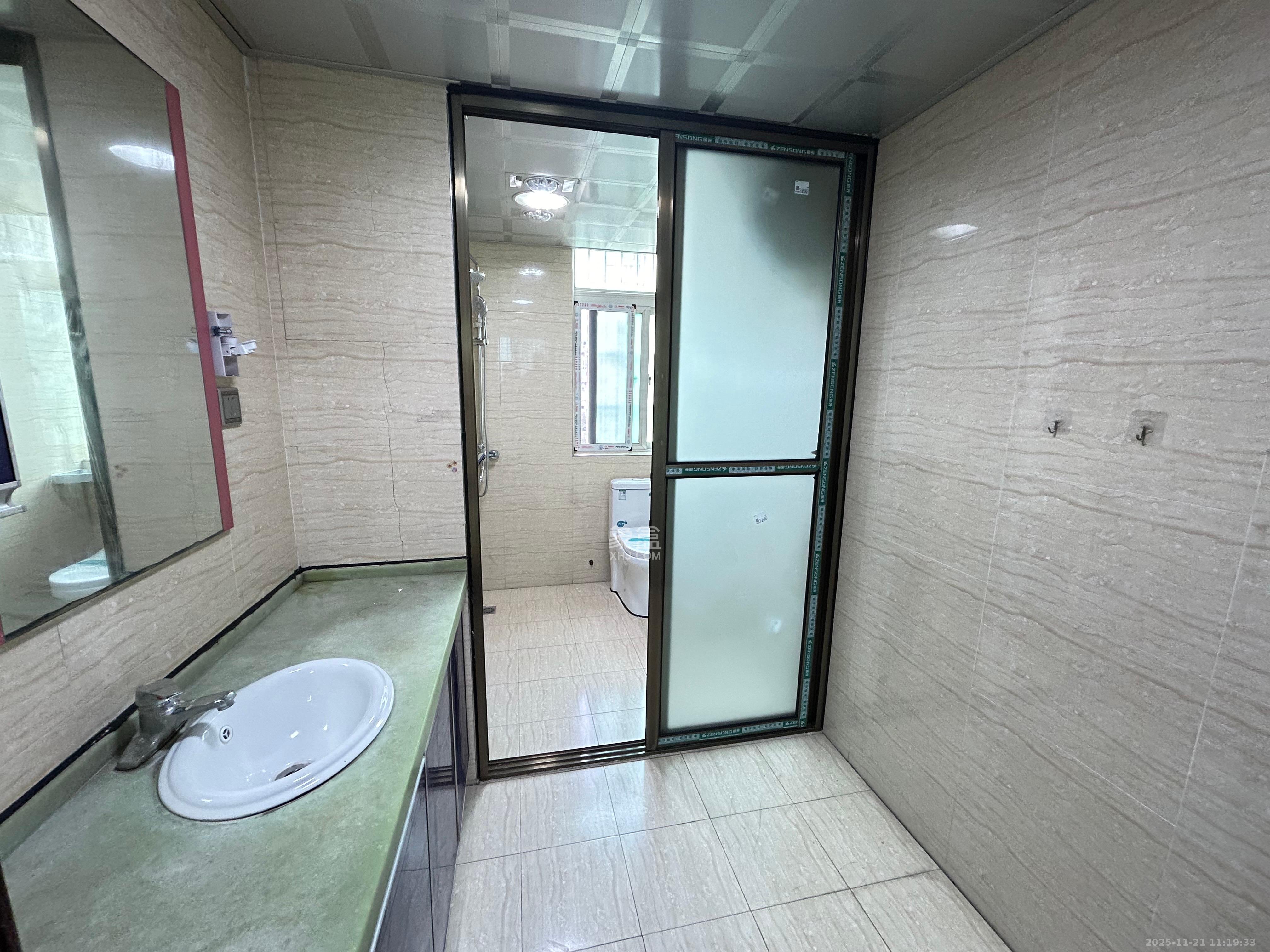 麓谷加州阳光 3室2厅2卫 2500.0元/月 麓谷加州阳光 3室2厅2卫 2500.0元/月室内图