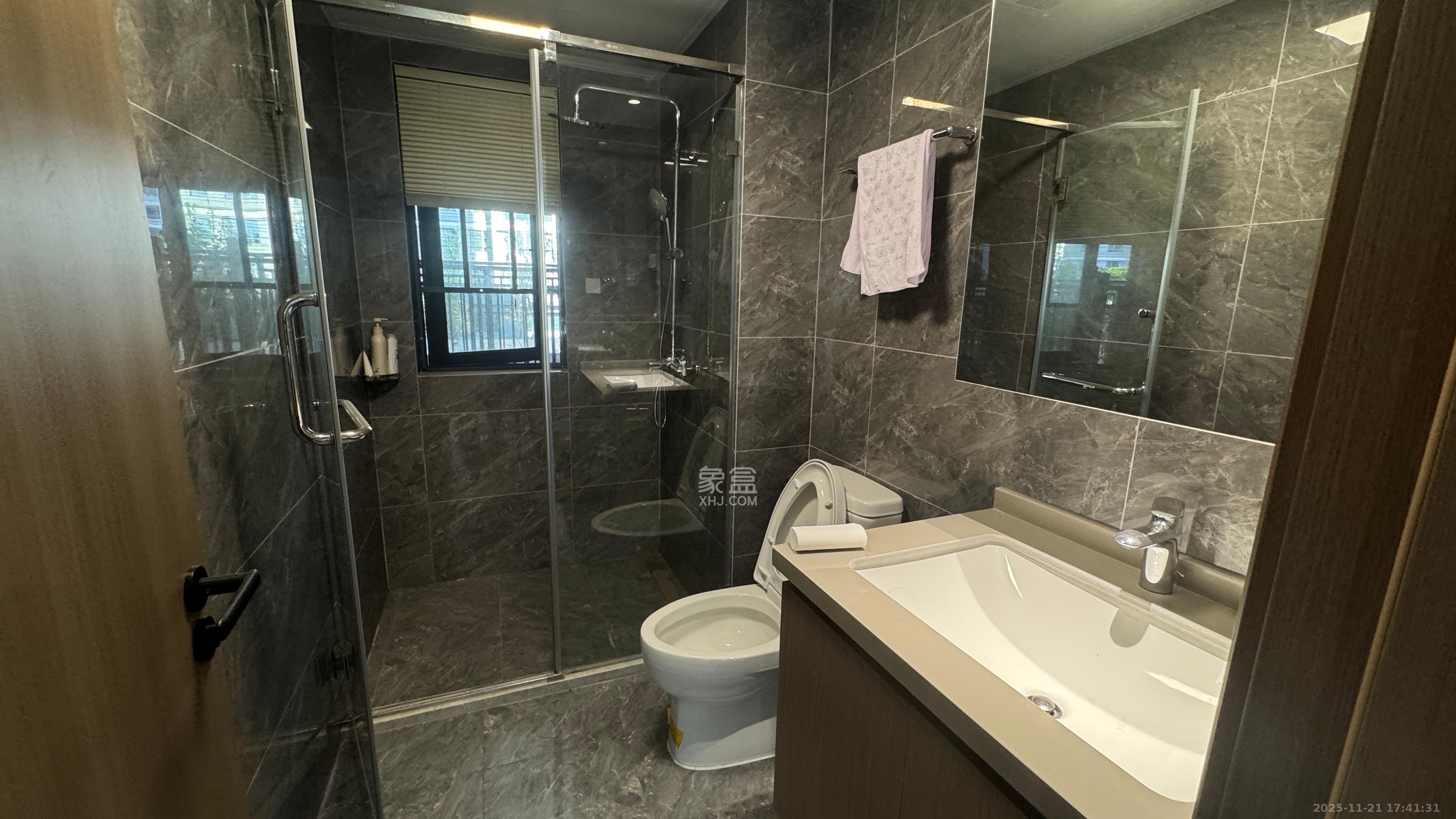 百世云境 3室2厅2卫 2400.0元/月 百世云境 3室2厅2卫 2400.0元/月室内图