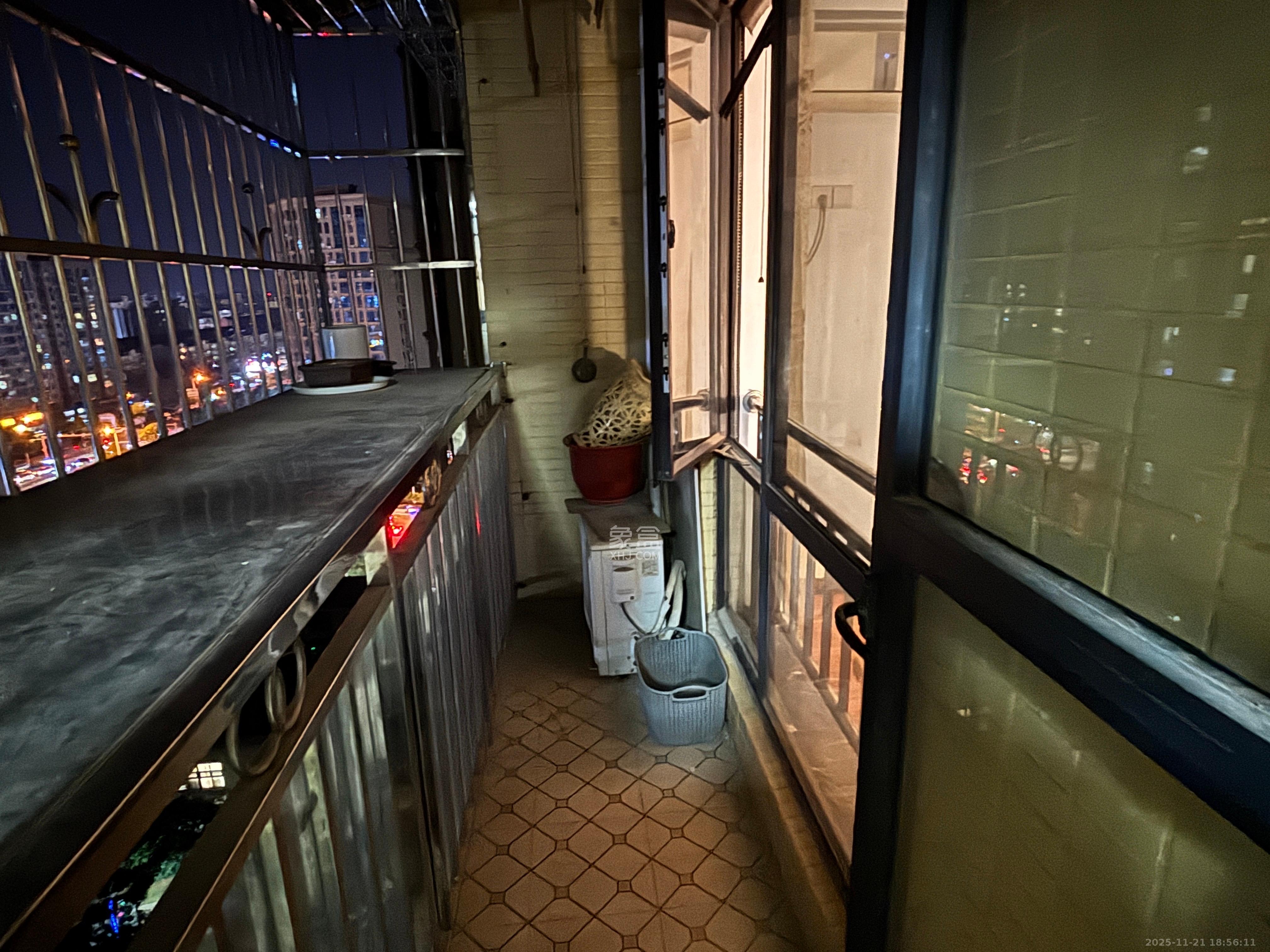 康斯丹郡（融程领秀佳园）  1室2厅2卫    2500.0元/月室内图