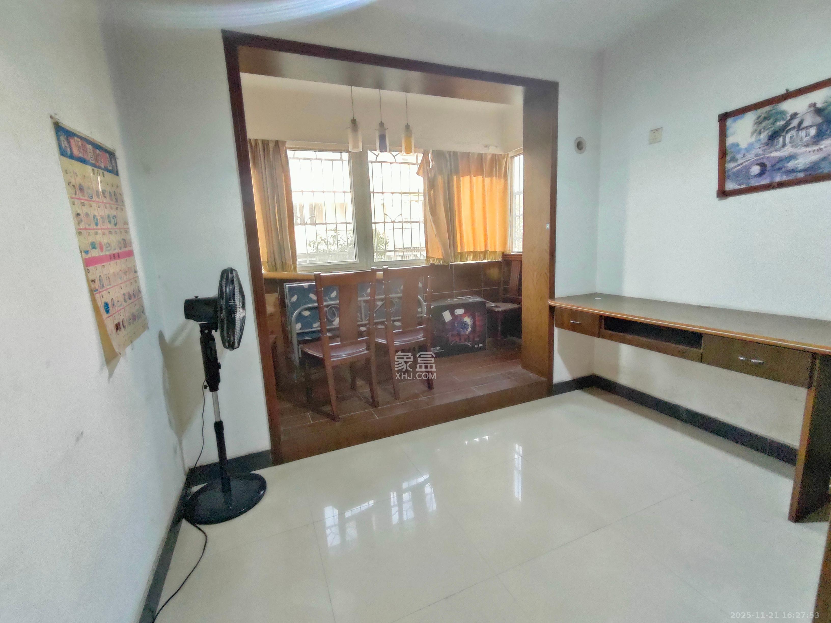 绿荫家园 3室2厅1卫 1300.0元/月 绿荫家园 3室2厅1卫 1300.0元/月室内图