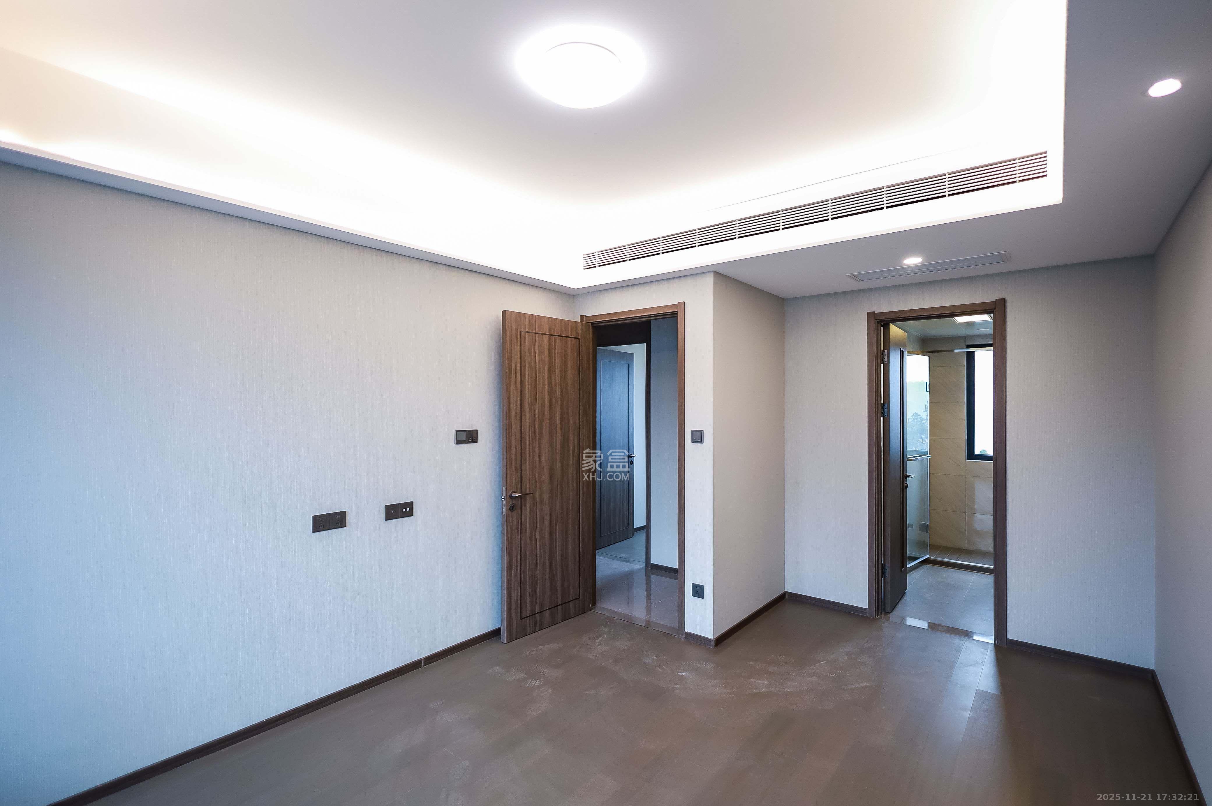 龙湖舜山府  4室2厅2卫    4800.0元/月室内图