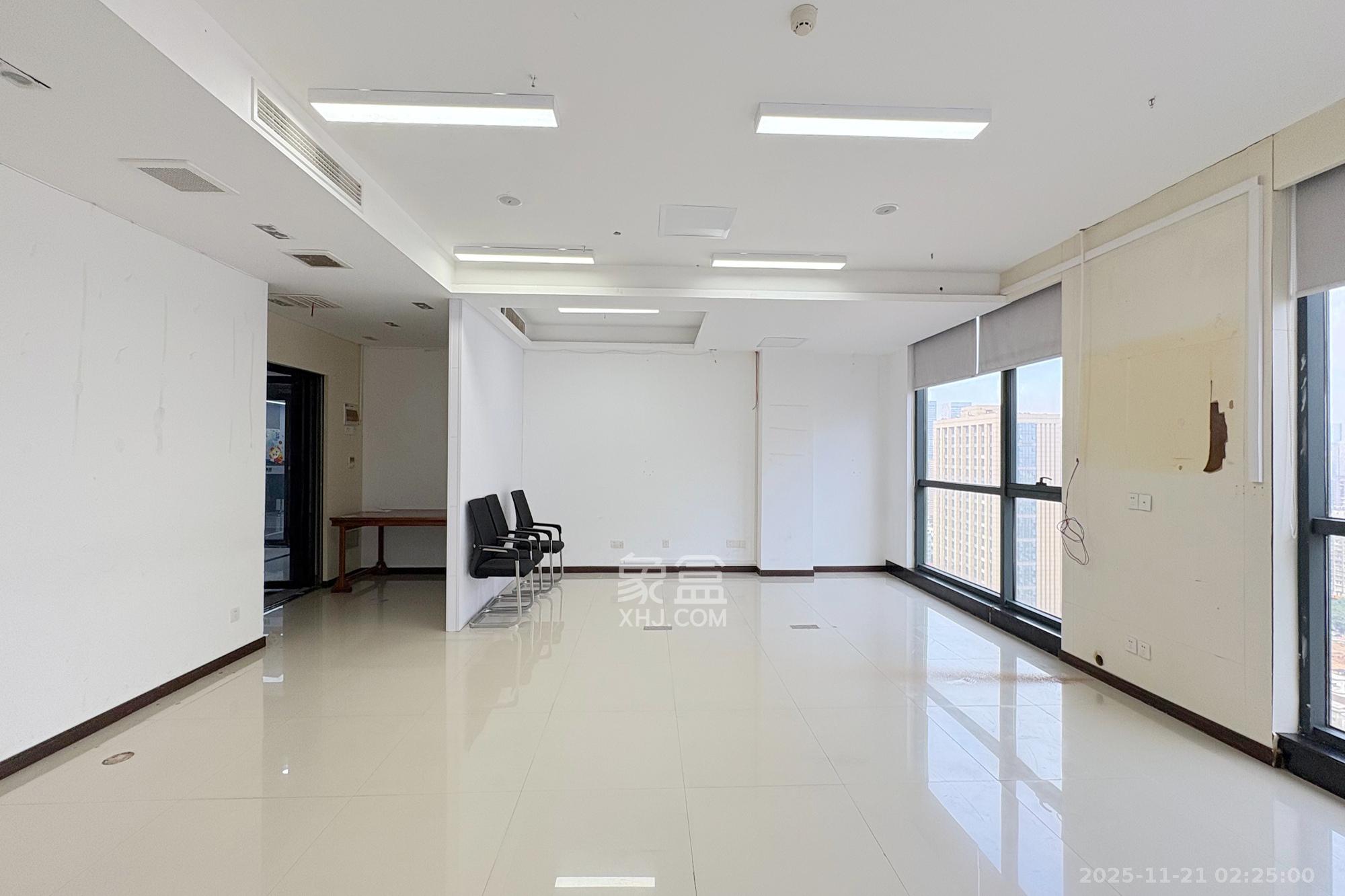 中天广场 1室1厅1卫 39.6万 中天广场 1室1厅1卫 39.6万客厅