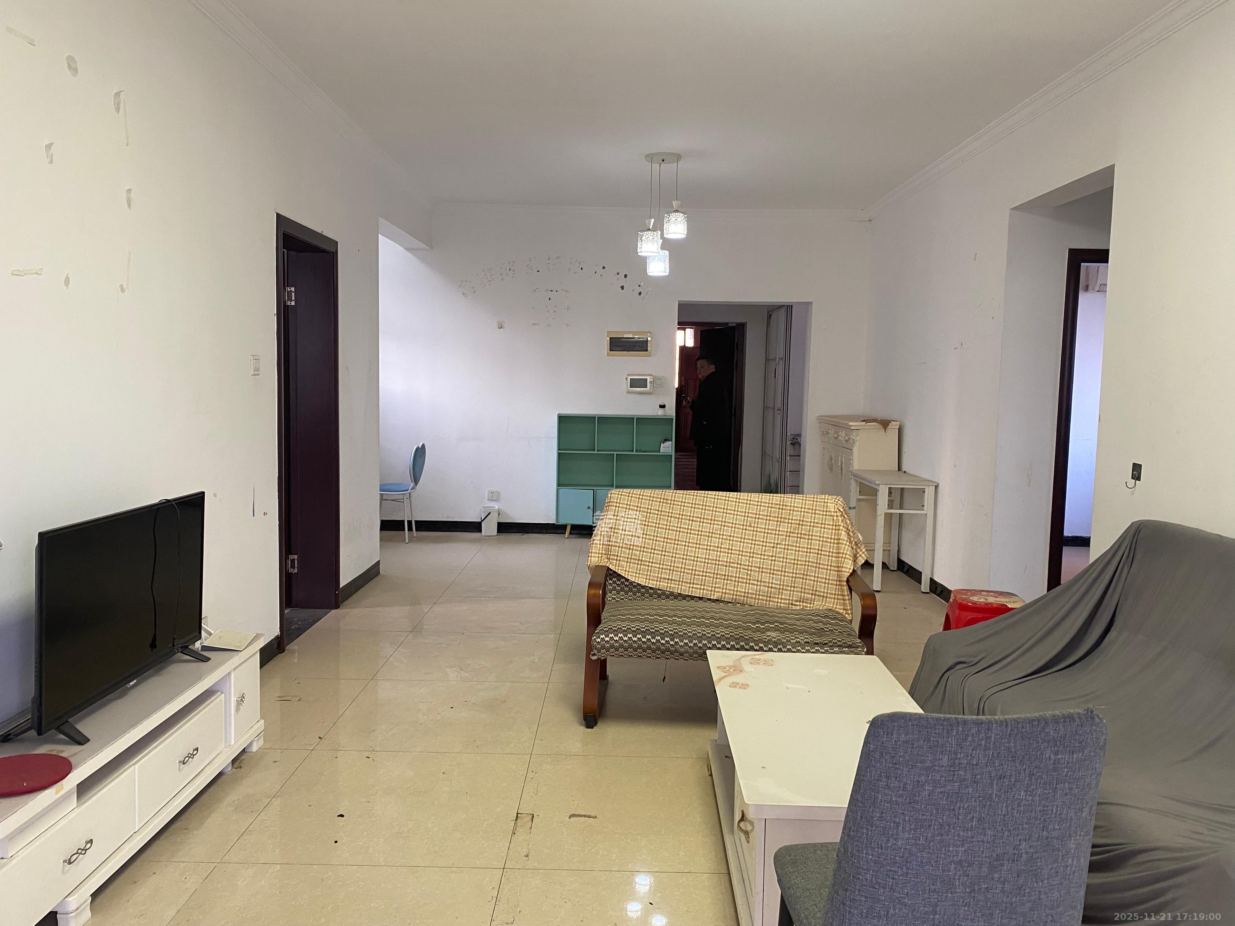 宏聚地中海  3室2厅2卫    2200.0元/月室内图