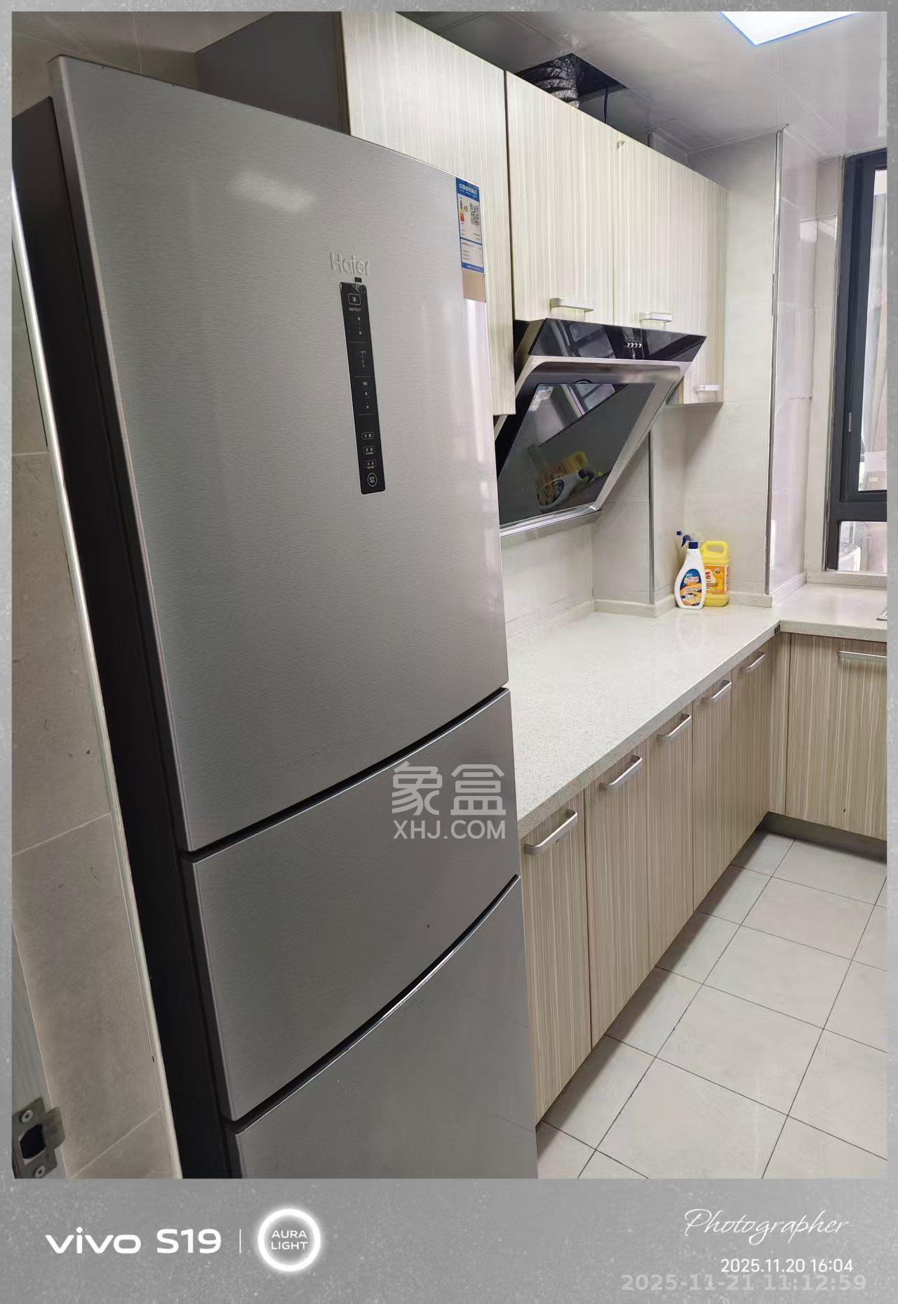 中交里城  1室1厅1卫    1800.0元/月室内图