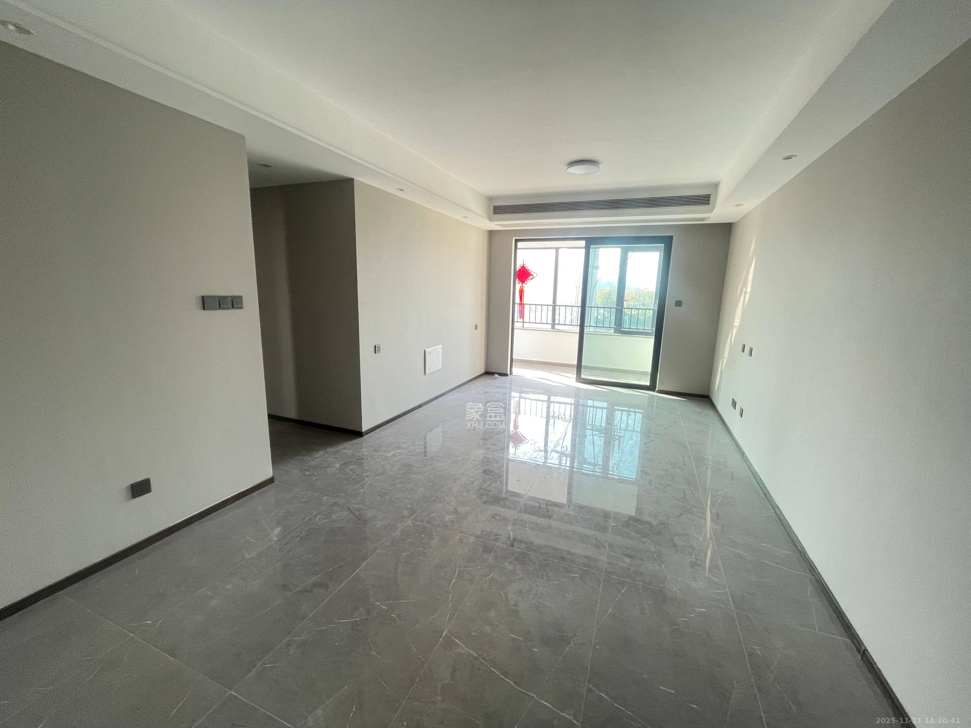 龙湖舜山府  3室2厅2卫    2800.0元/月室内图