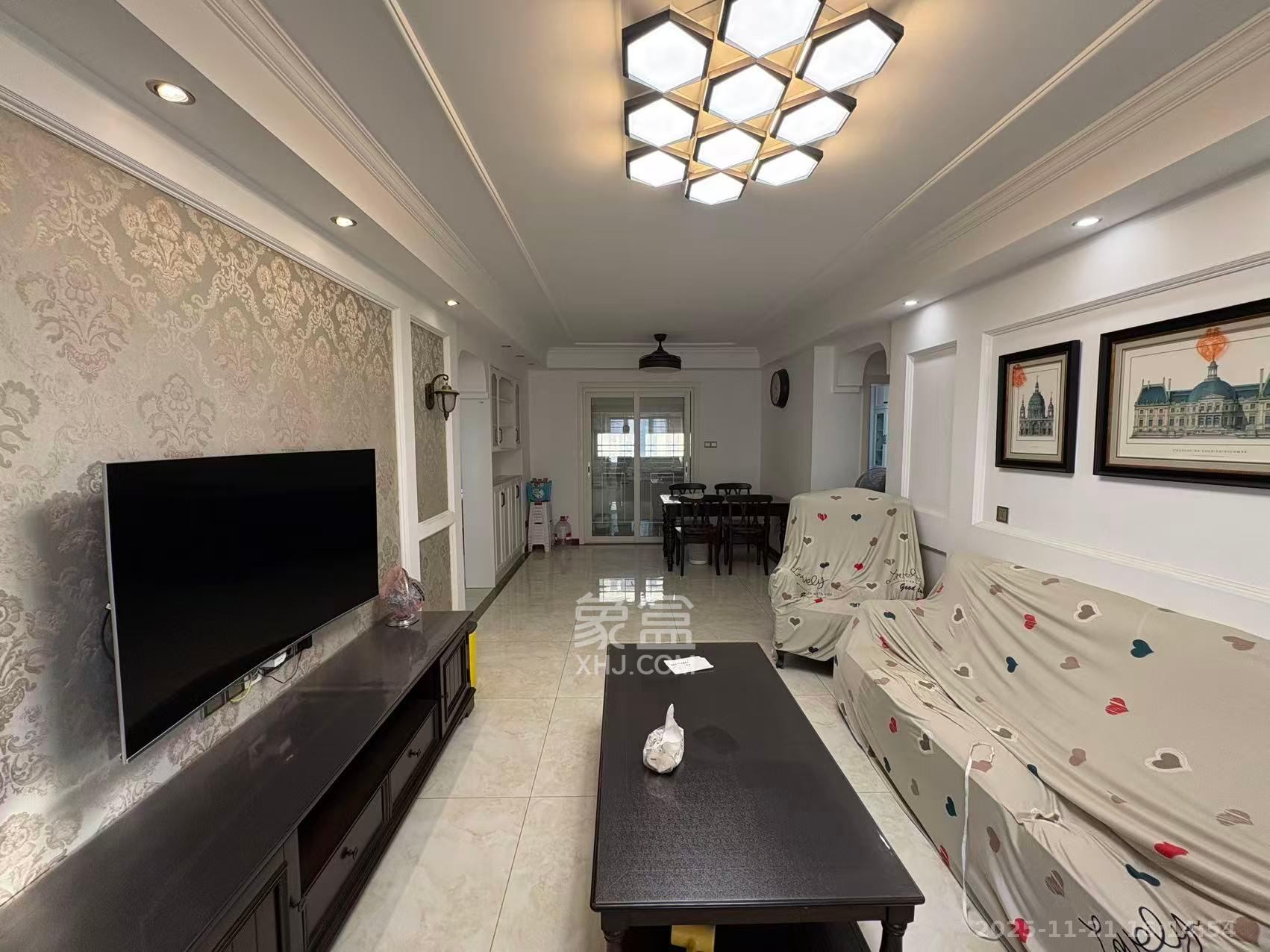 保利城(中航城国际社区、郡原美村) 3室2厅2卫 2500.0元/月 保利城(中航城国际社区、郡原美村) 3室2厅2卫 2500.0元/月室内图