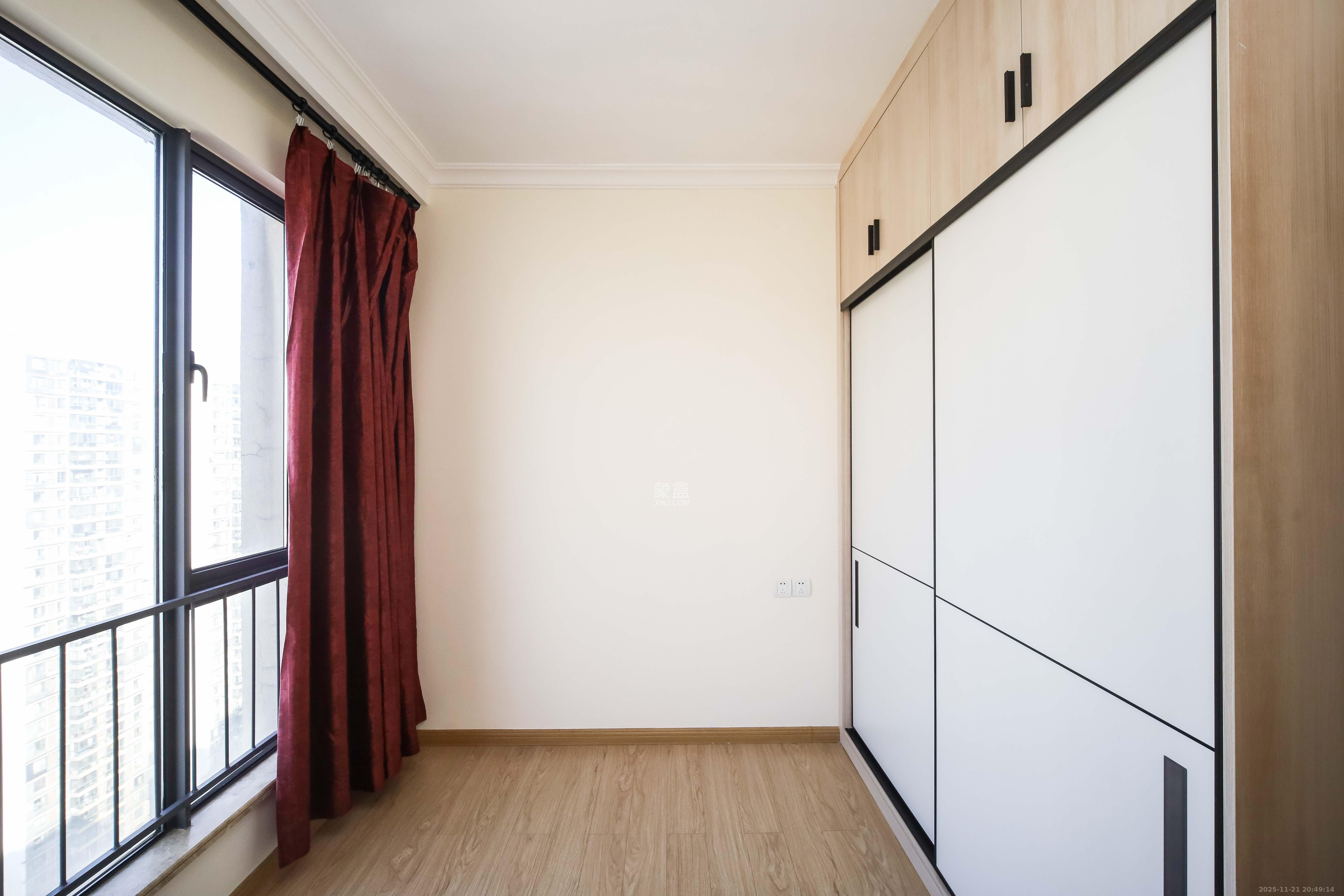 佳兆业时代广场  3室2厅2卫    105.0万卧室