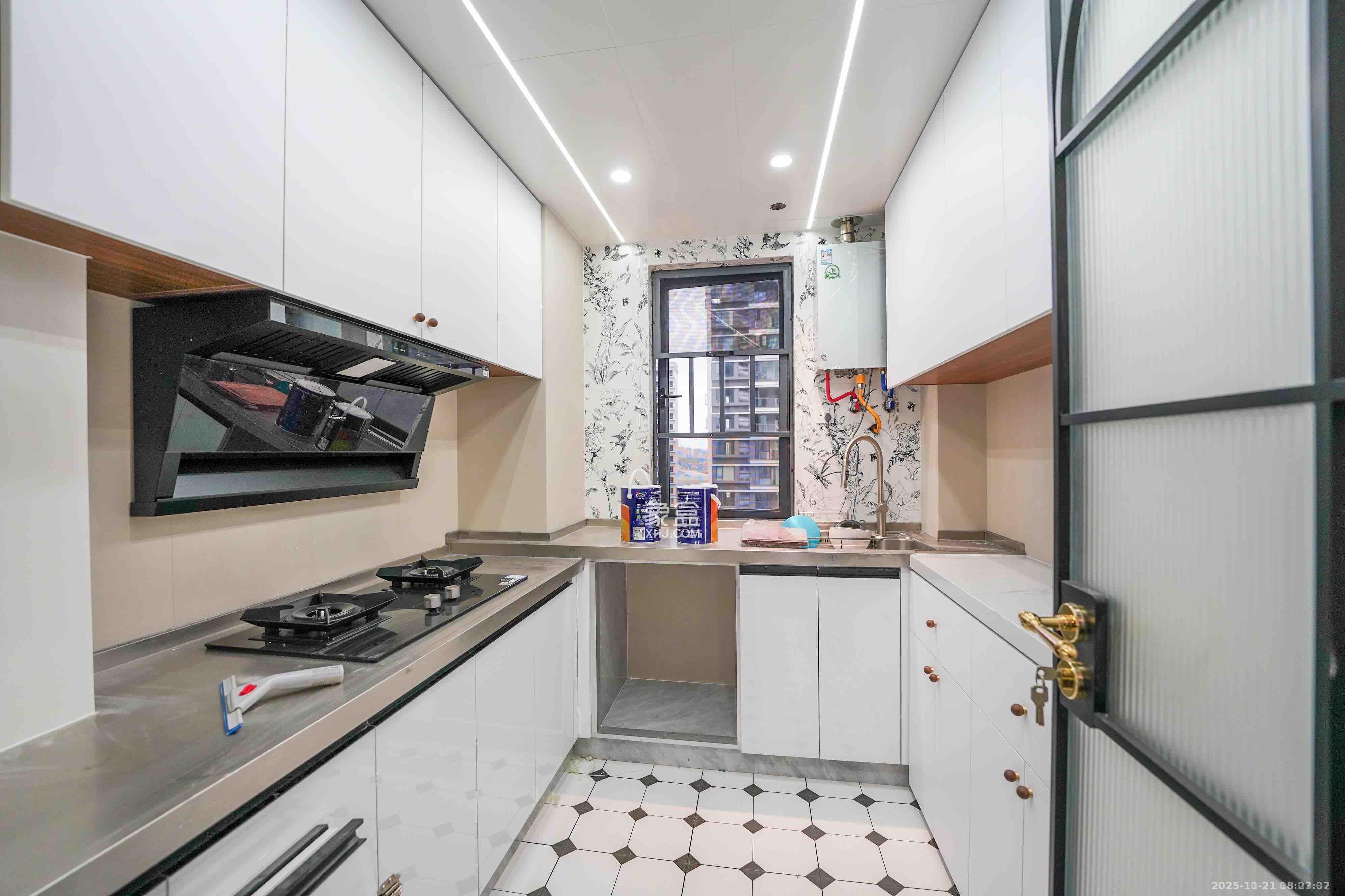 旭辉雨金广场  4室2厅2卫    3000.0元/月室内图