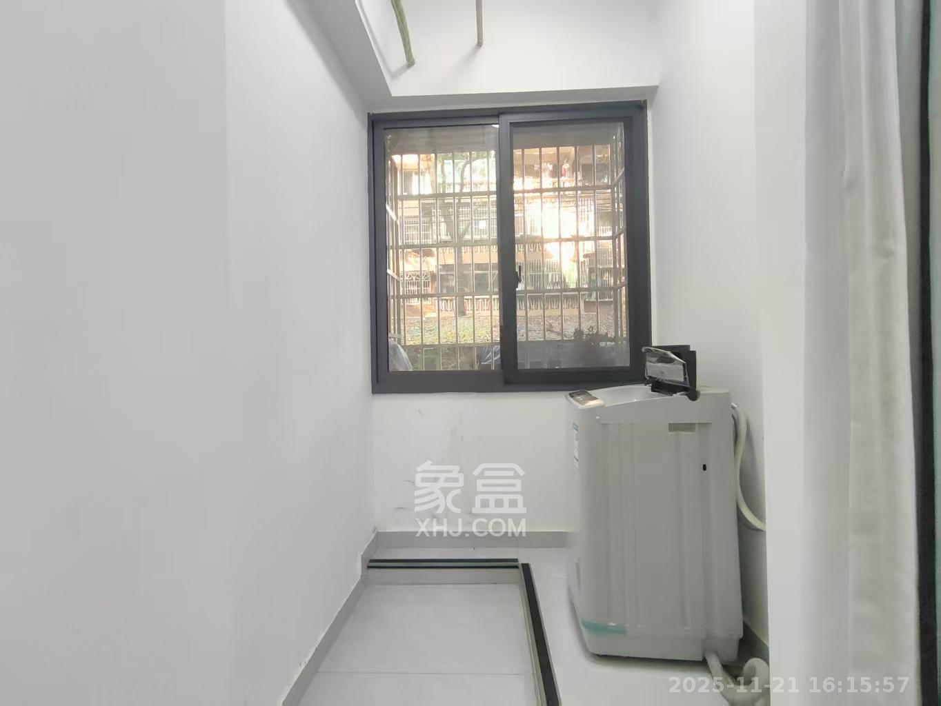 长橡宿舍 1室1厅1卫 1000.0元/月 长橡宿舍 1室1厅1卫 1000.0元/月室内图