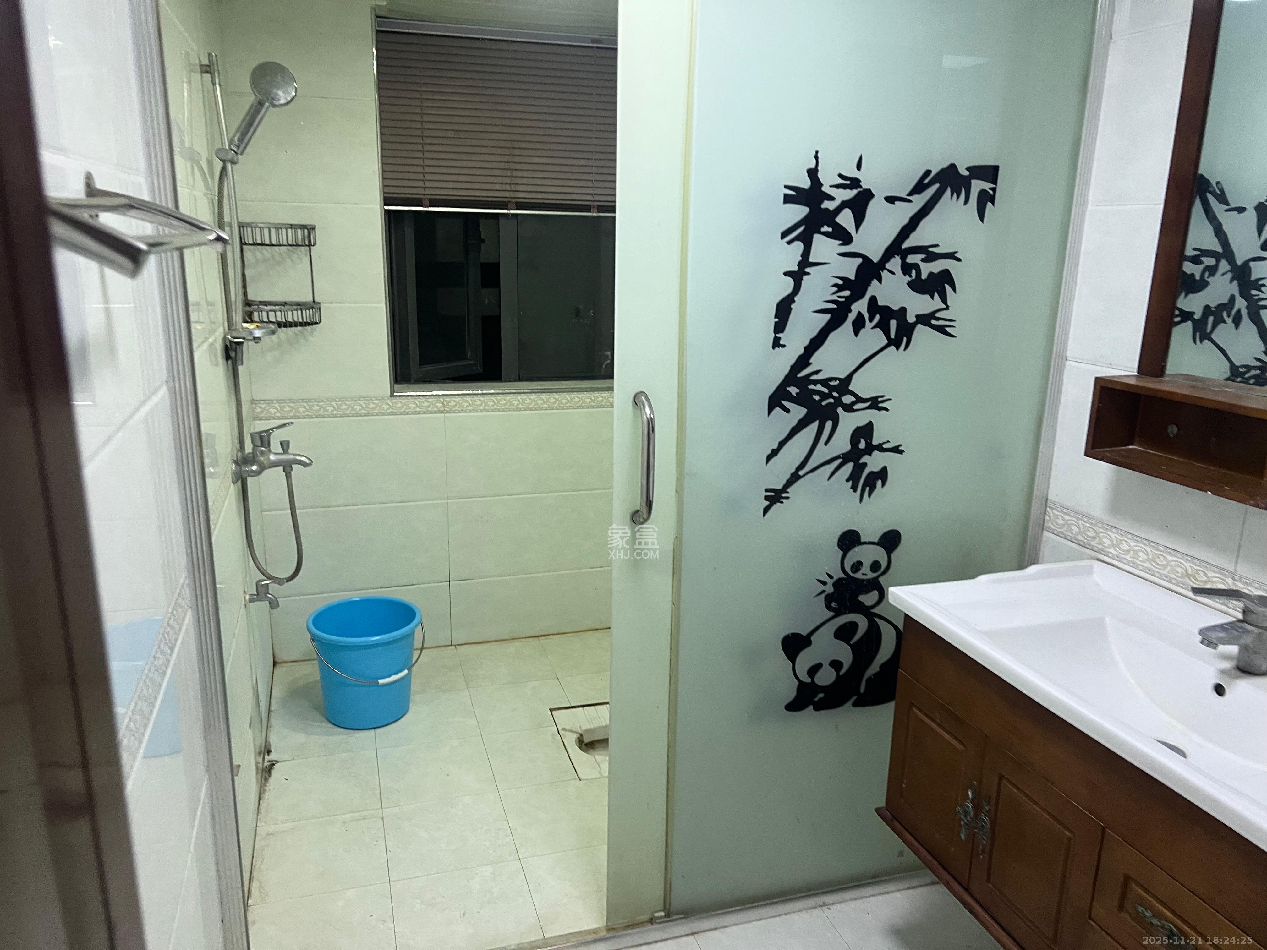 茶山馨苑  3室2厅2卫    3000.0元/月室内图