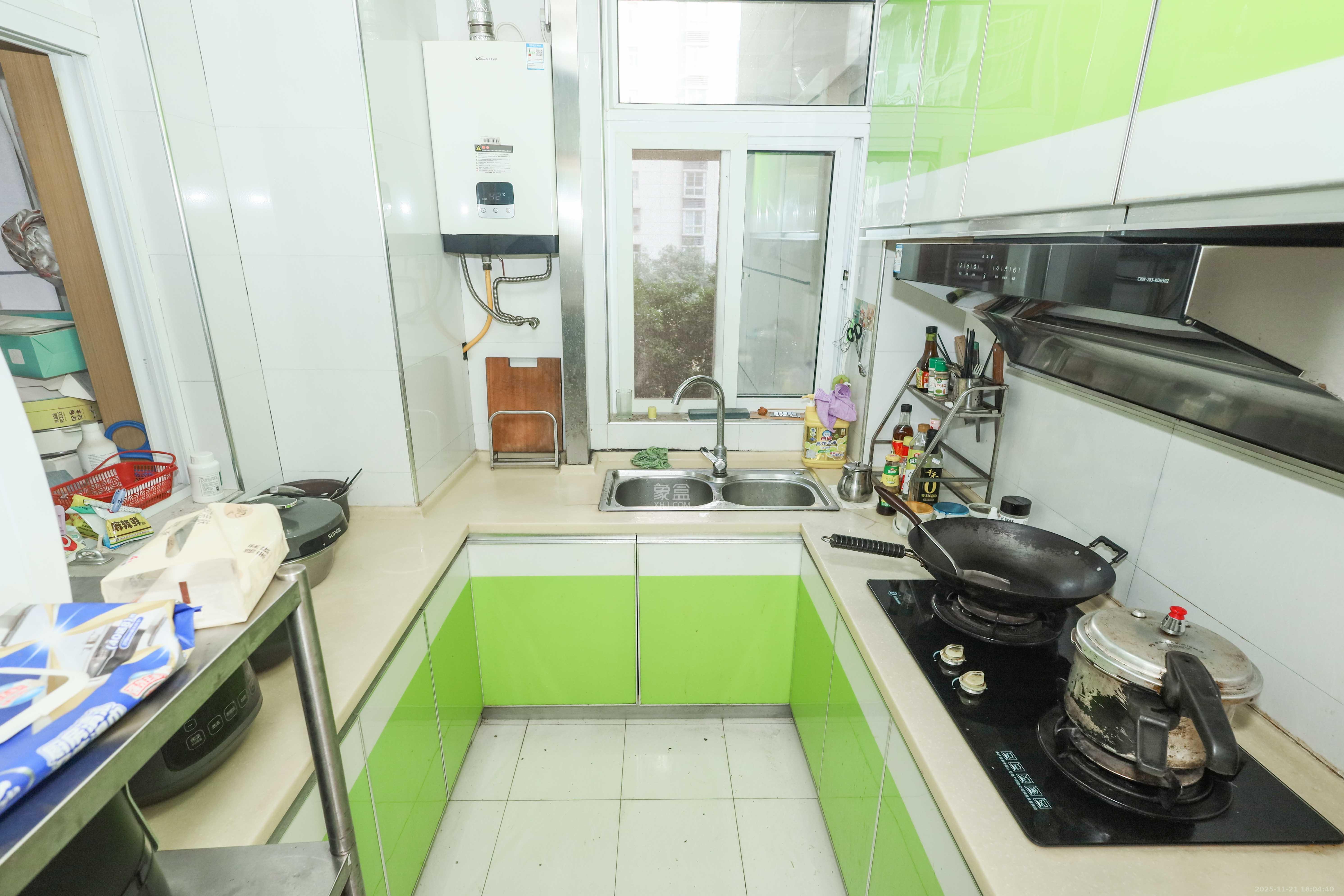 麓山润城  2室2厅1卫    52.0万厨房