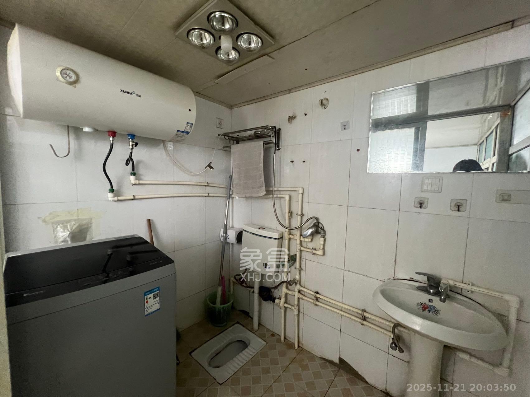 洞井一小区 1室0厅0卫 1300.0元/月 洞井一小区 1室0厅0卫 1300.0元/月室内图