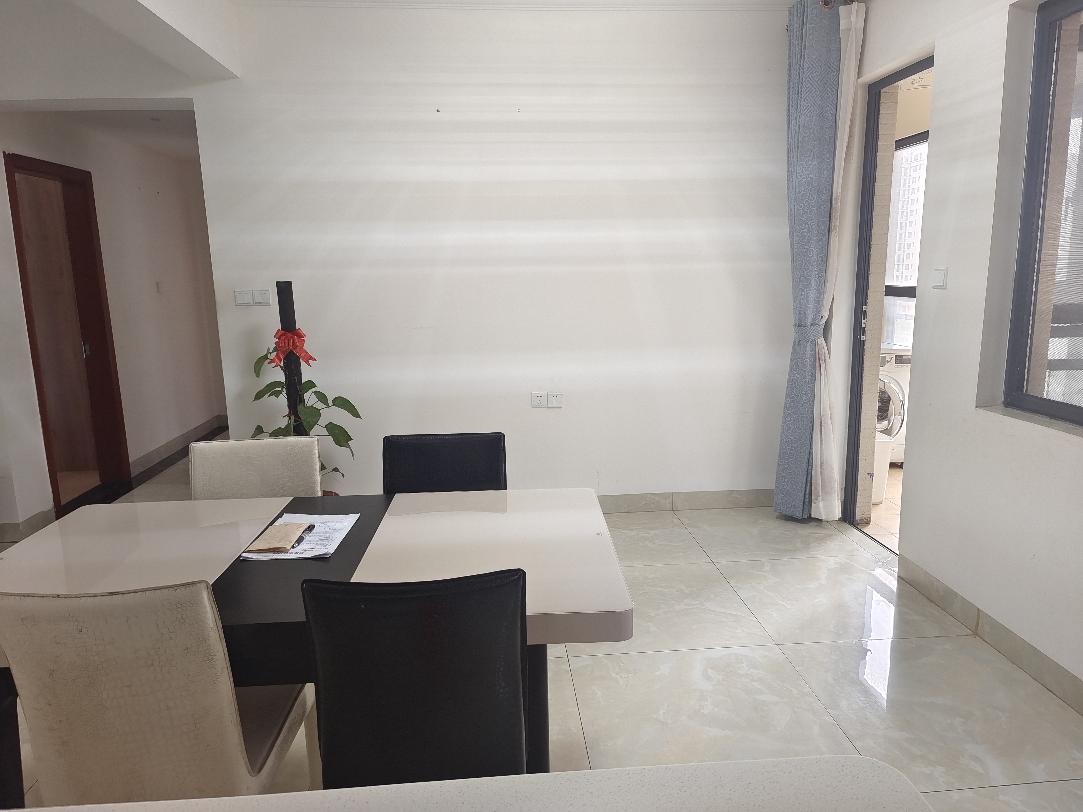 颐养公社阳光城  3室2厅2卫    2800.0元/月室内图