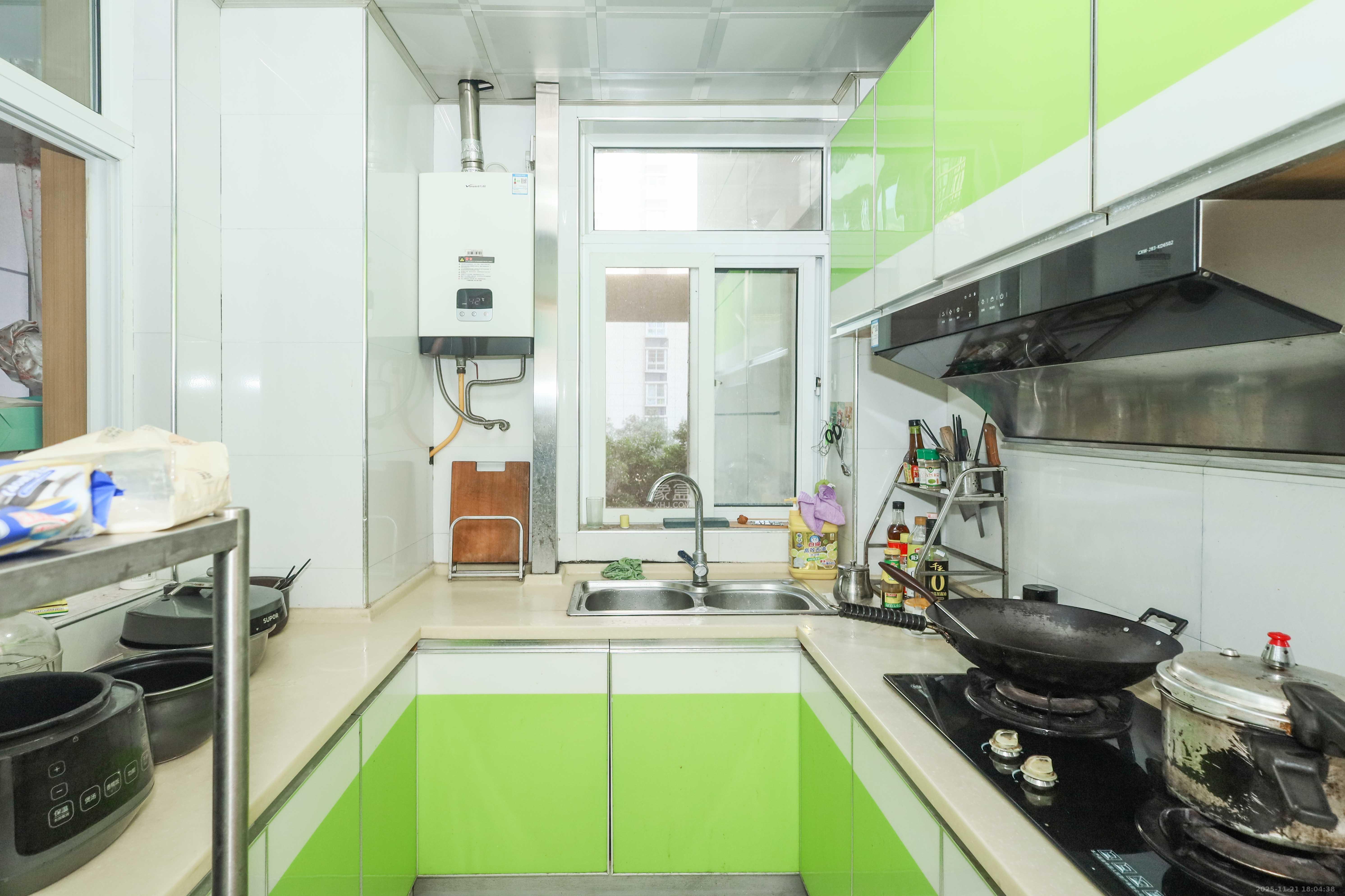 麓山润城  2室2厅1卫    52.0万厨房