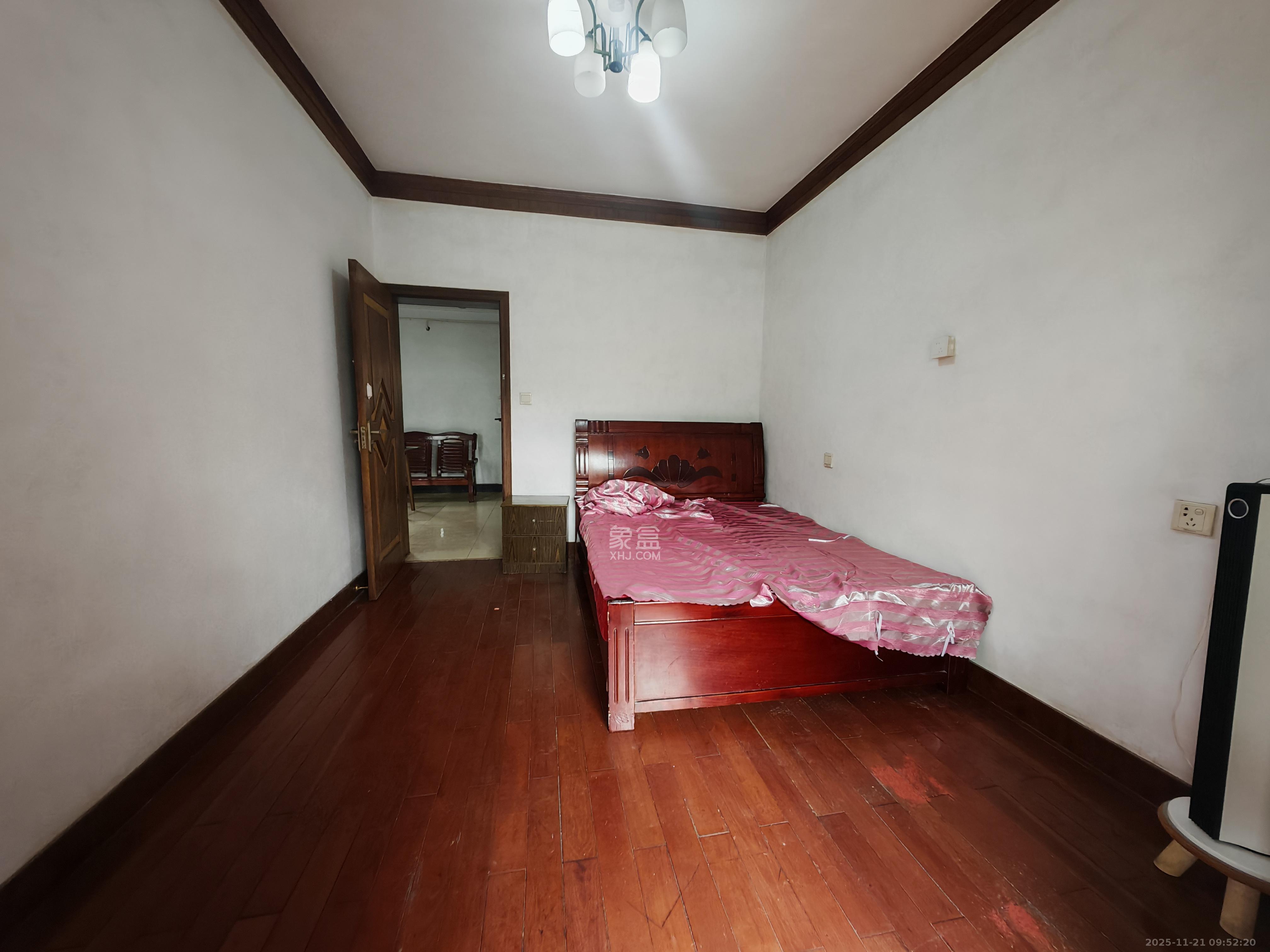 王公塘社区  2室1厅1卫    1400.0元/月室内图