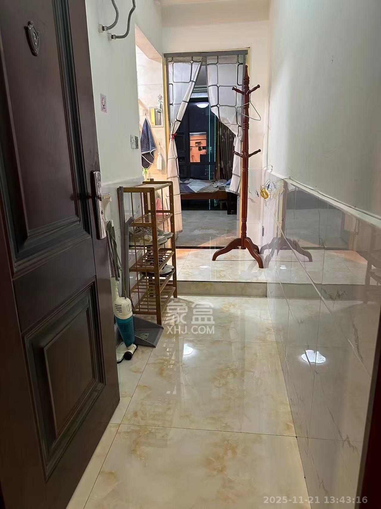 万坤图财富广场  1室1厅1卫    1300.0元/月室内图