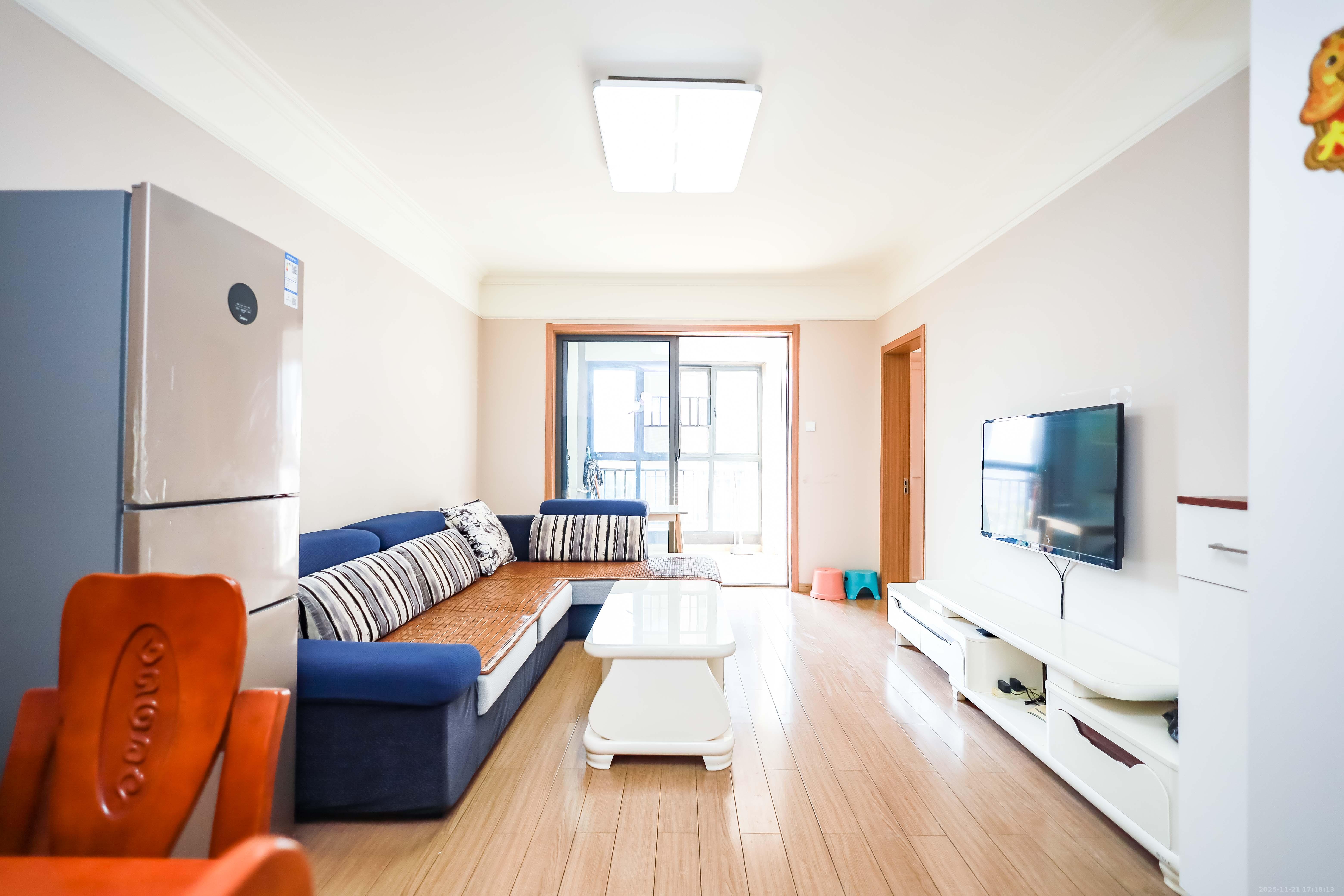 麓谷小镇  3室2厅1卫    52.0万