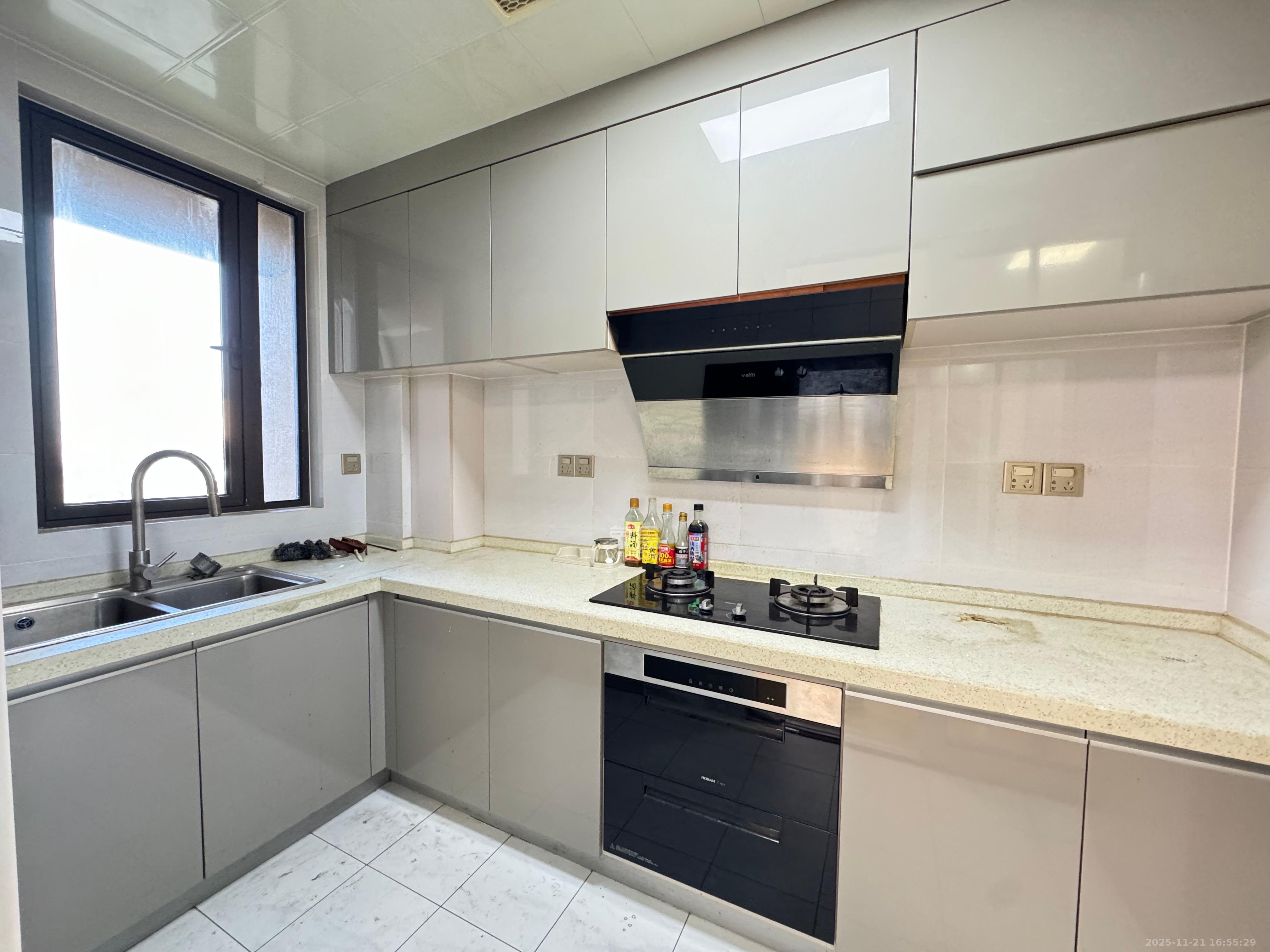 中欣楚天熙苑  2室1厅1卫    2200.0元/月室内图