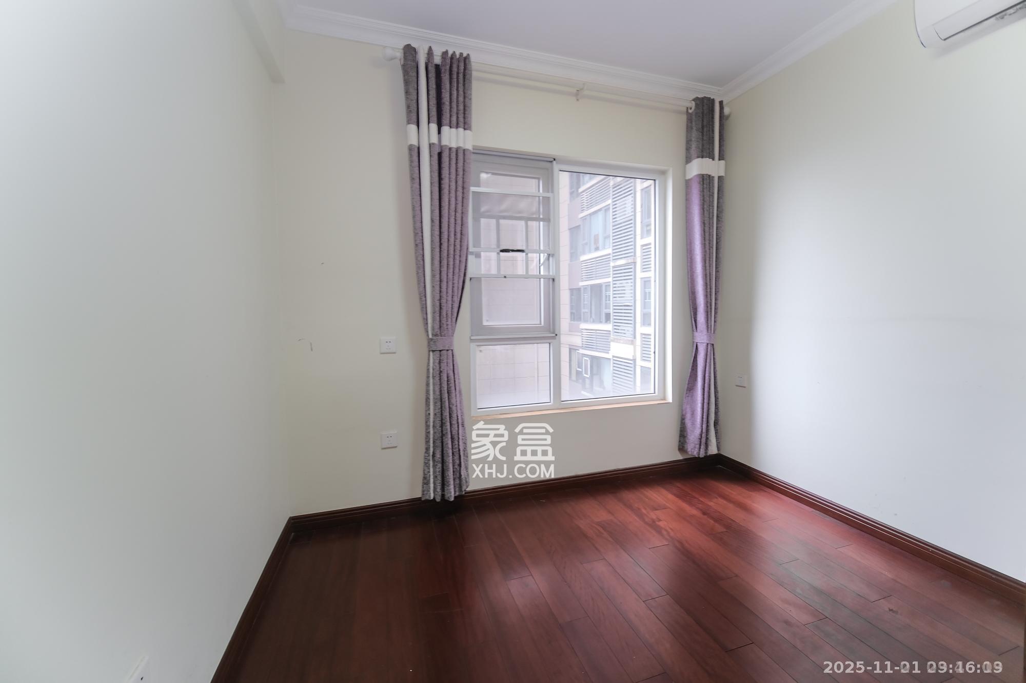 荣盛花语城 3室2厅1卫 2400.0元/月 荣盛花语城 3室2厅1卫 2400.0元/月室内图