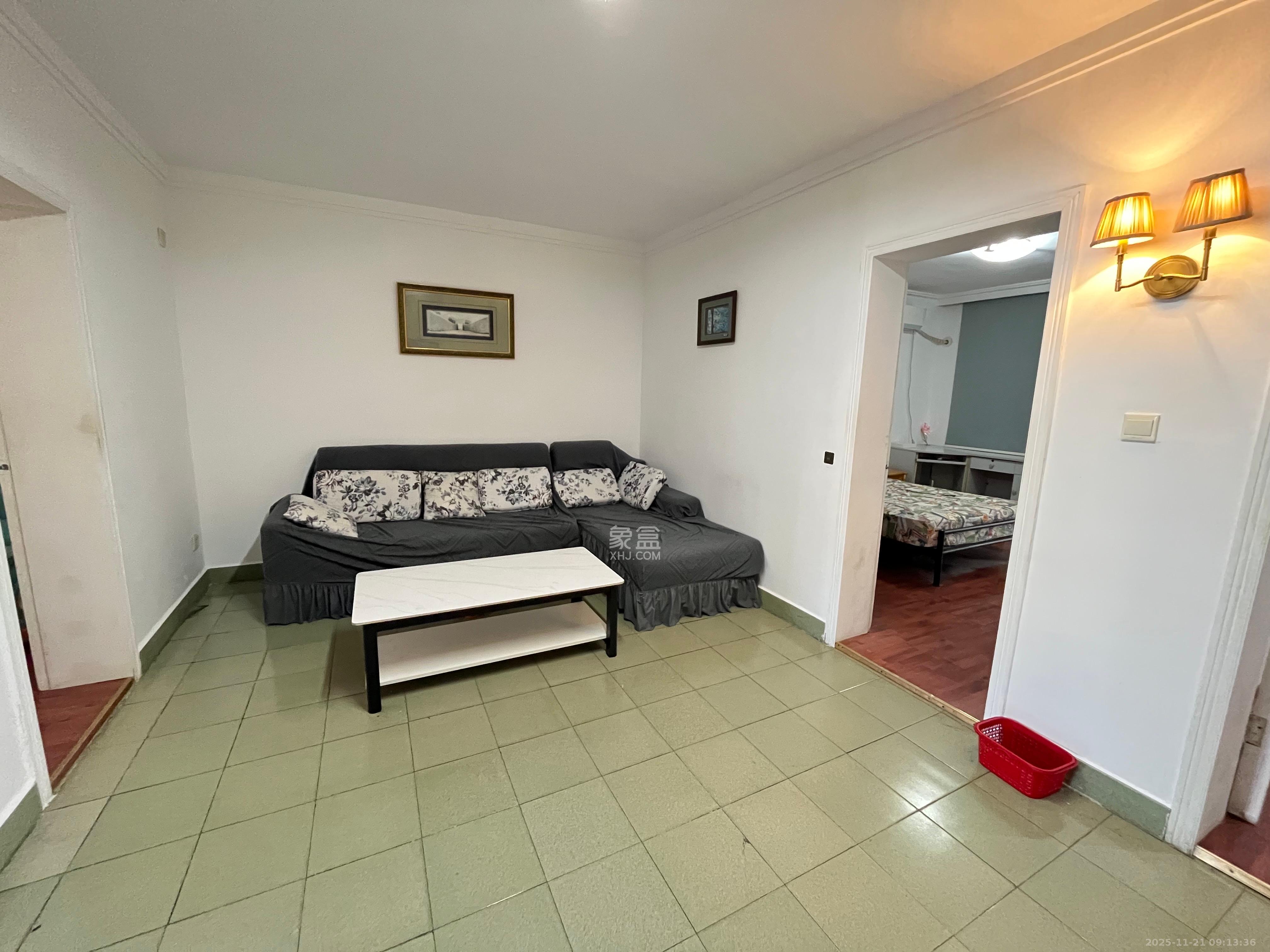 桂花公寓  3室1厅1卫    1800.0元/月