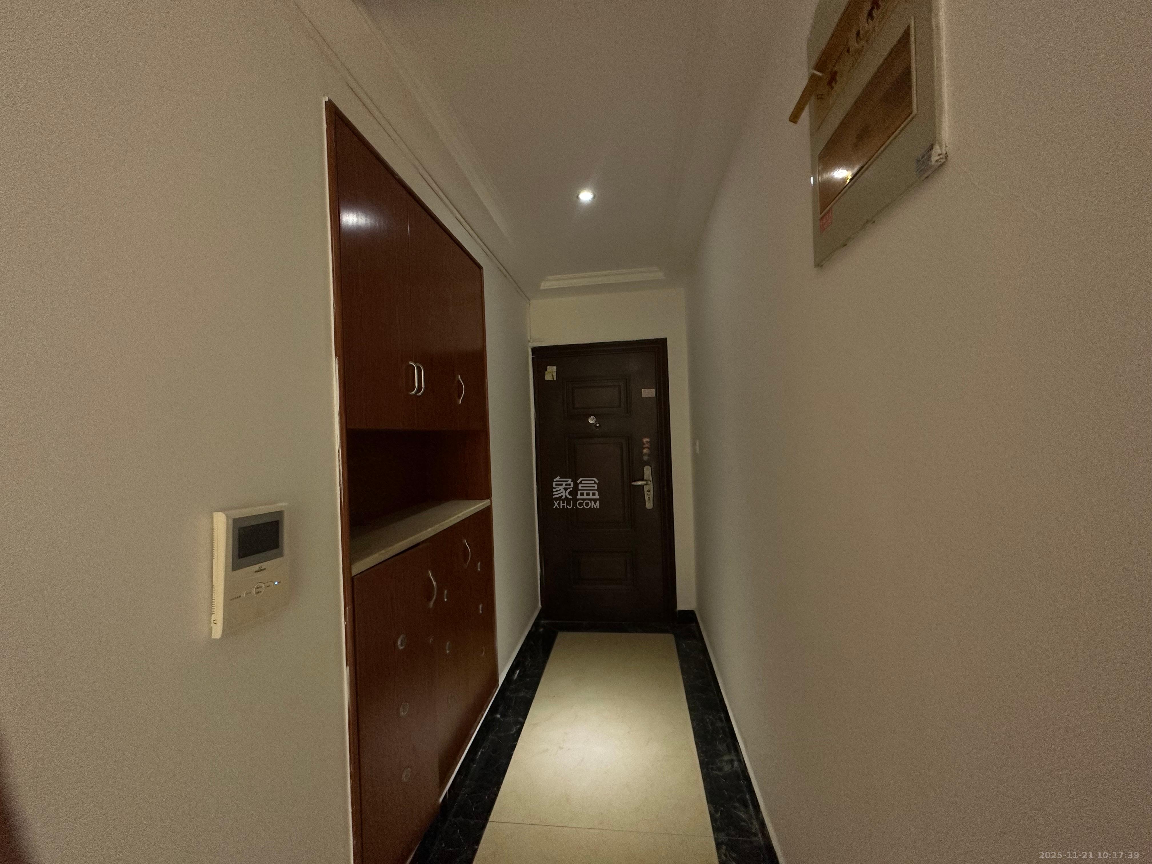 奥克斯广场 3室2厅2卫 3800.0元/月 奥克斯广场 3室2厅2卫 3800.0元/月室内图