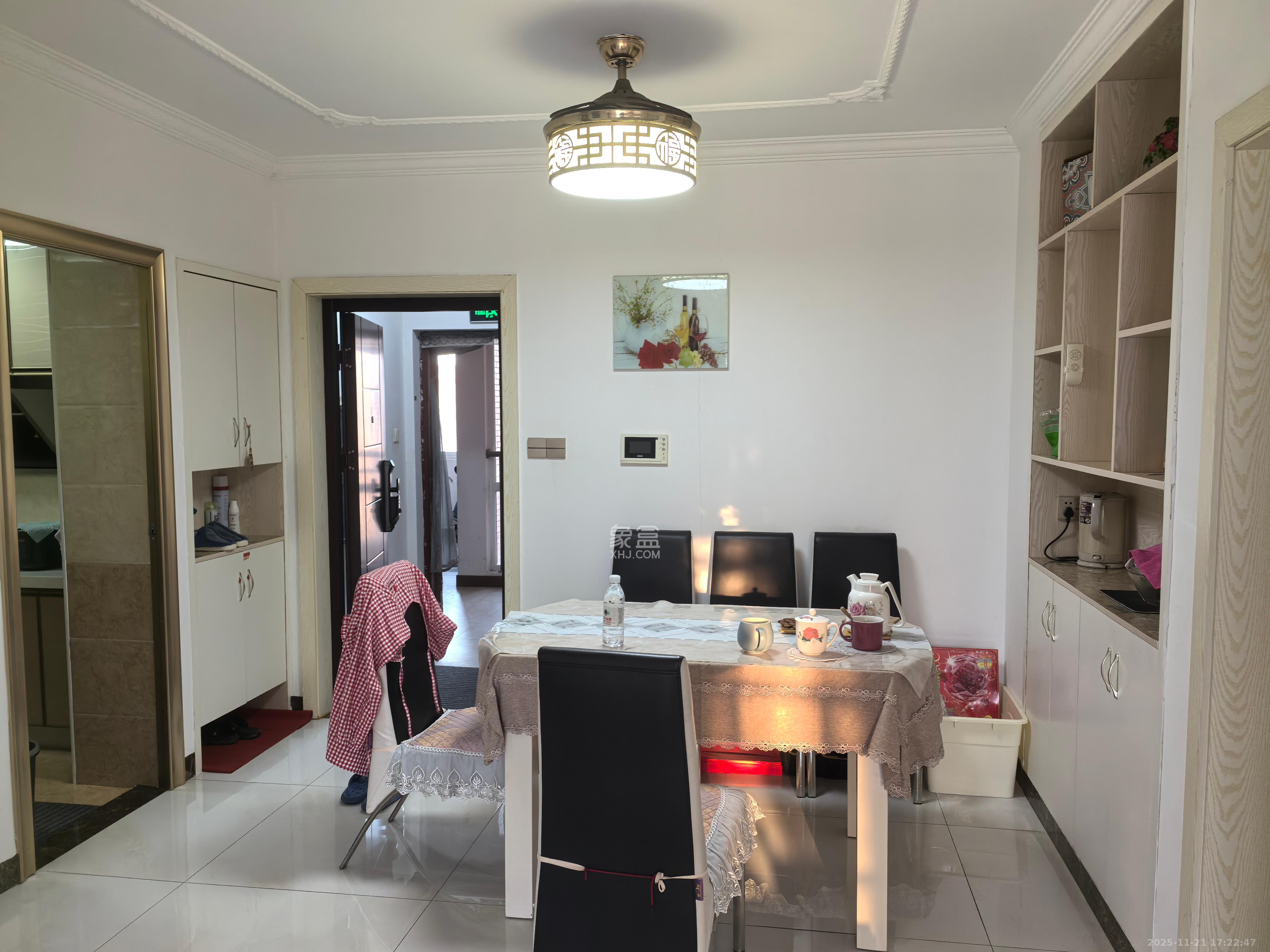 丽发新城 2室2厅1卫 1800.0元/月 丽发新城 2室2厅1卫 1800.0元/月室内图