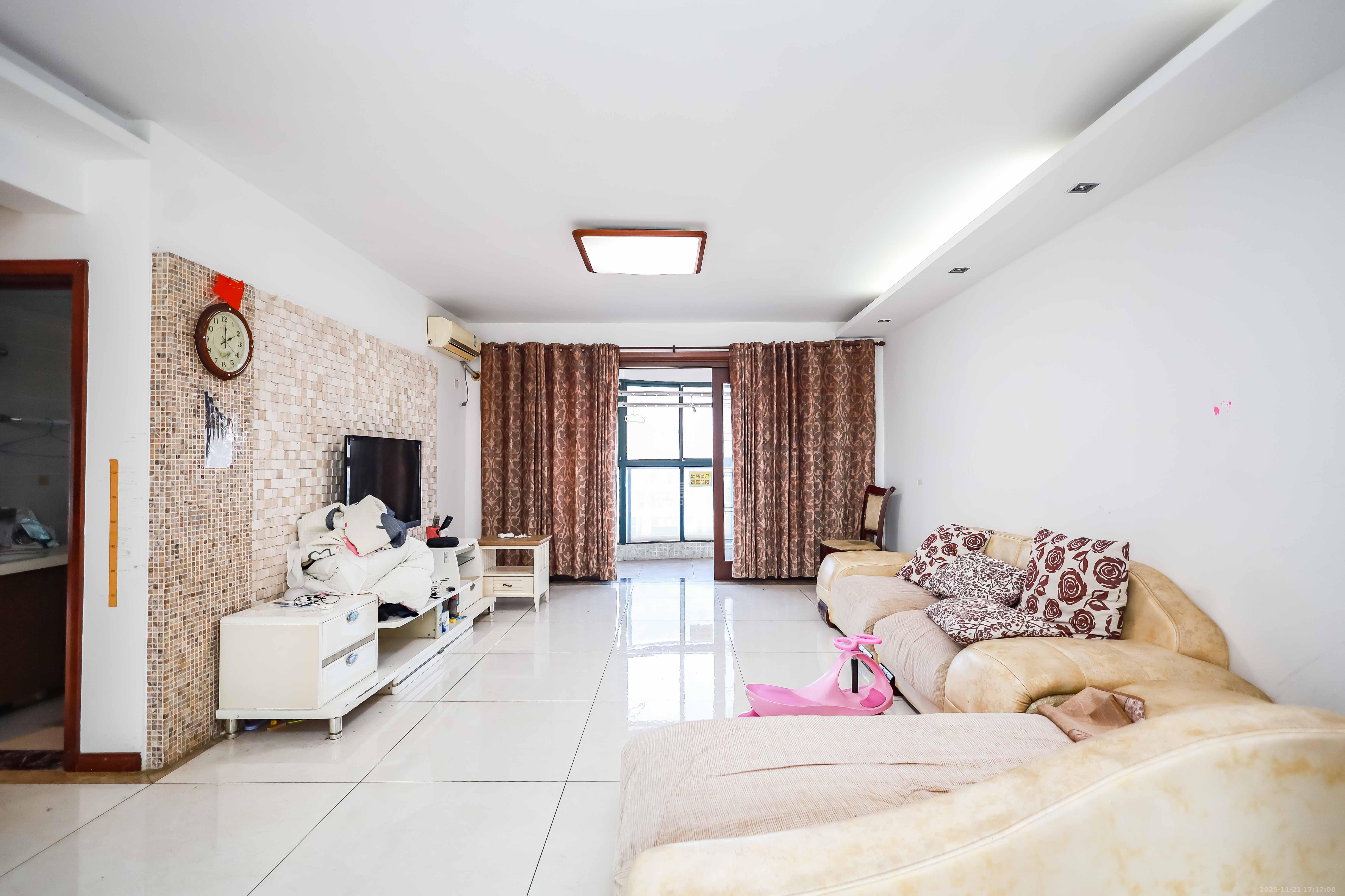 永祺西京  4室2厅2卫    180.0万