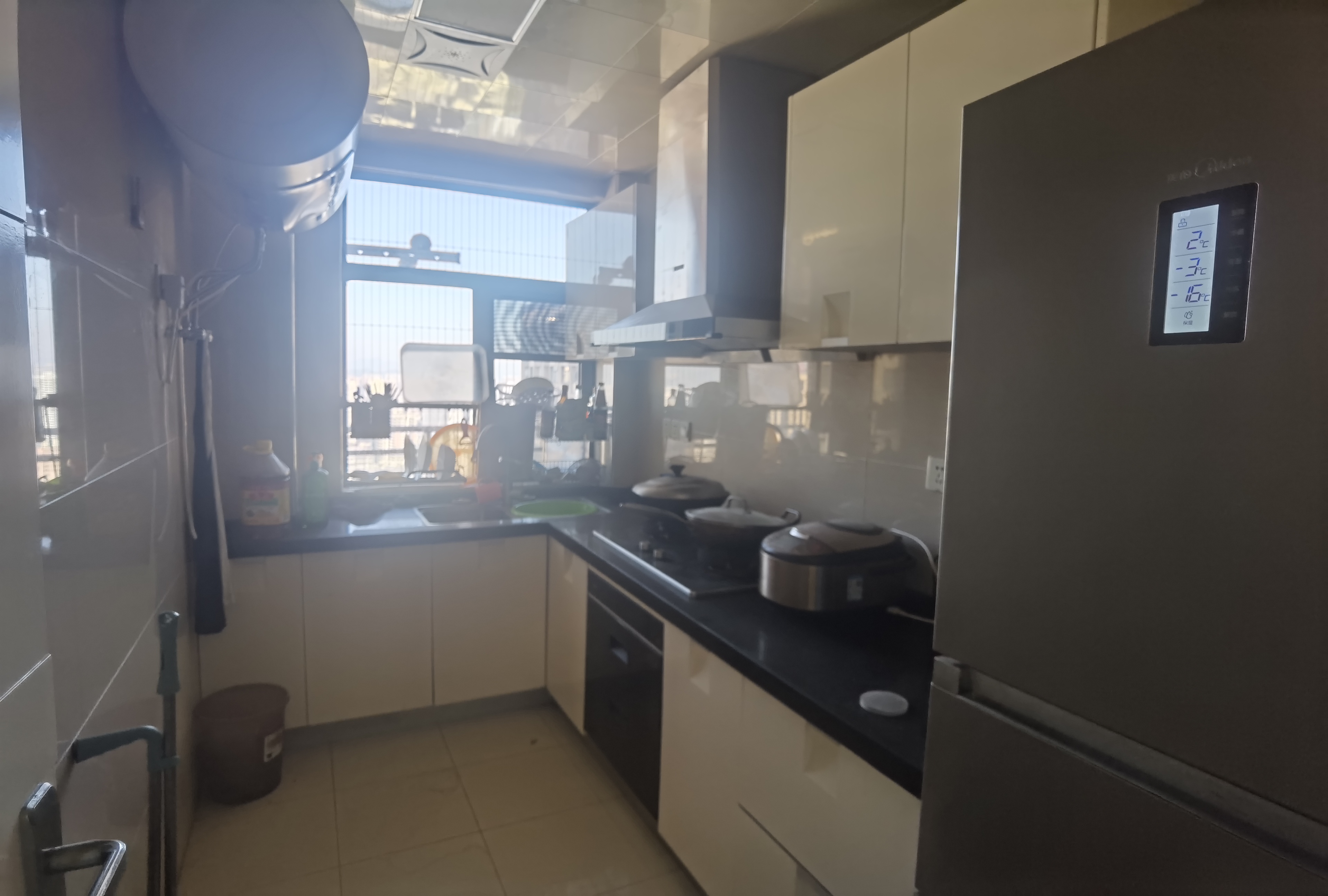 万豪城市花园  3室2厅2卫    66.8万客厅