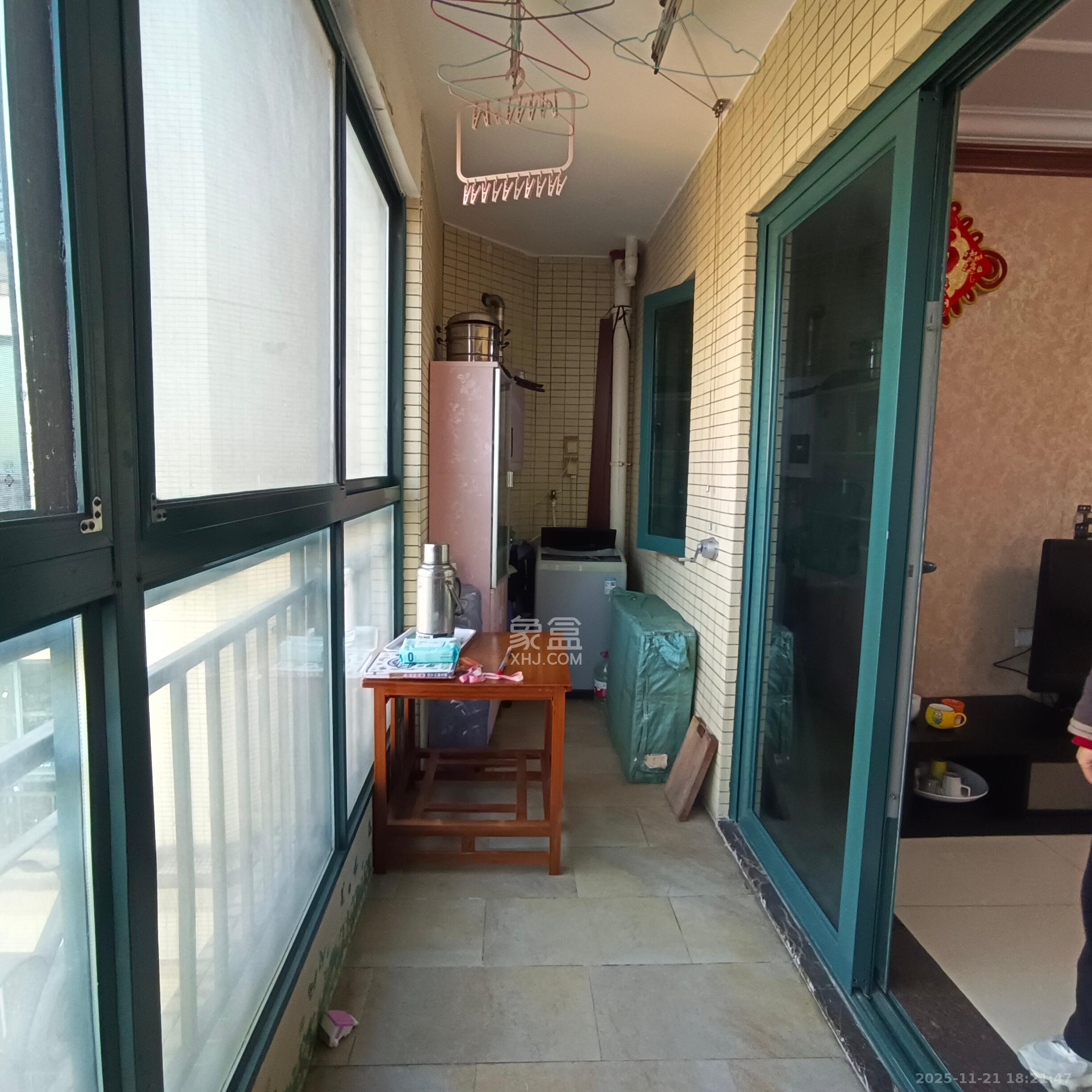 恒大雅苑  3室2厅2卫    2500.0元/月室内图