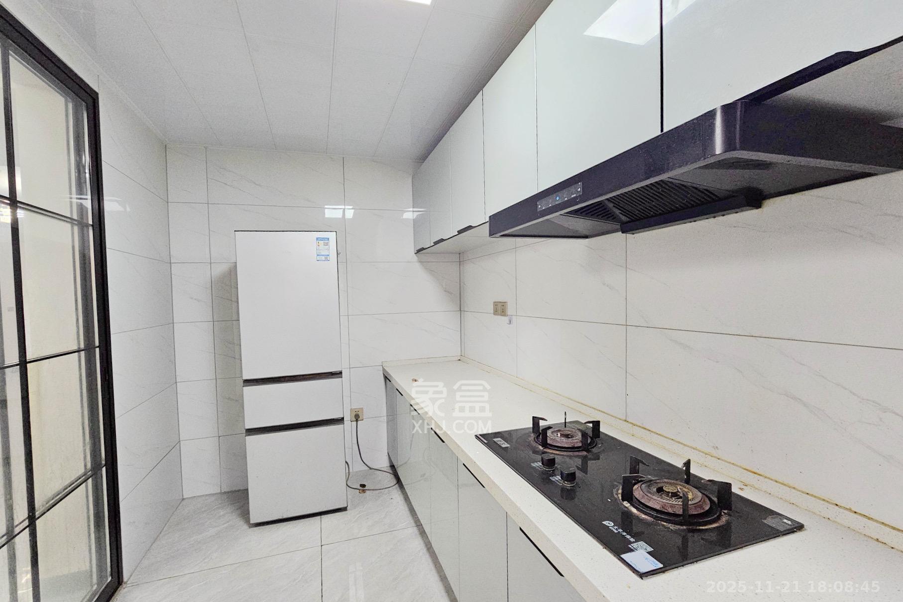 中隆国际御玺 4室2厅3卫 4500.0元/月 中隆国际御玺 4室2厅3卫 4500.0元/月室内图