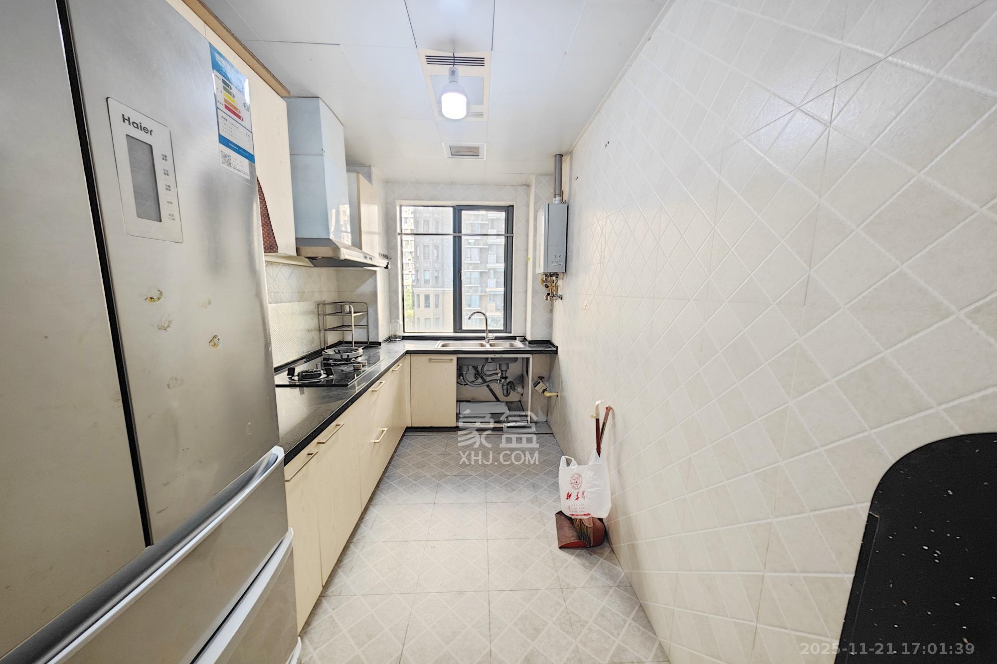 锦绣世纪  3室2厅2卫    129.8万厨房