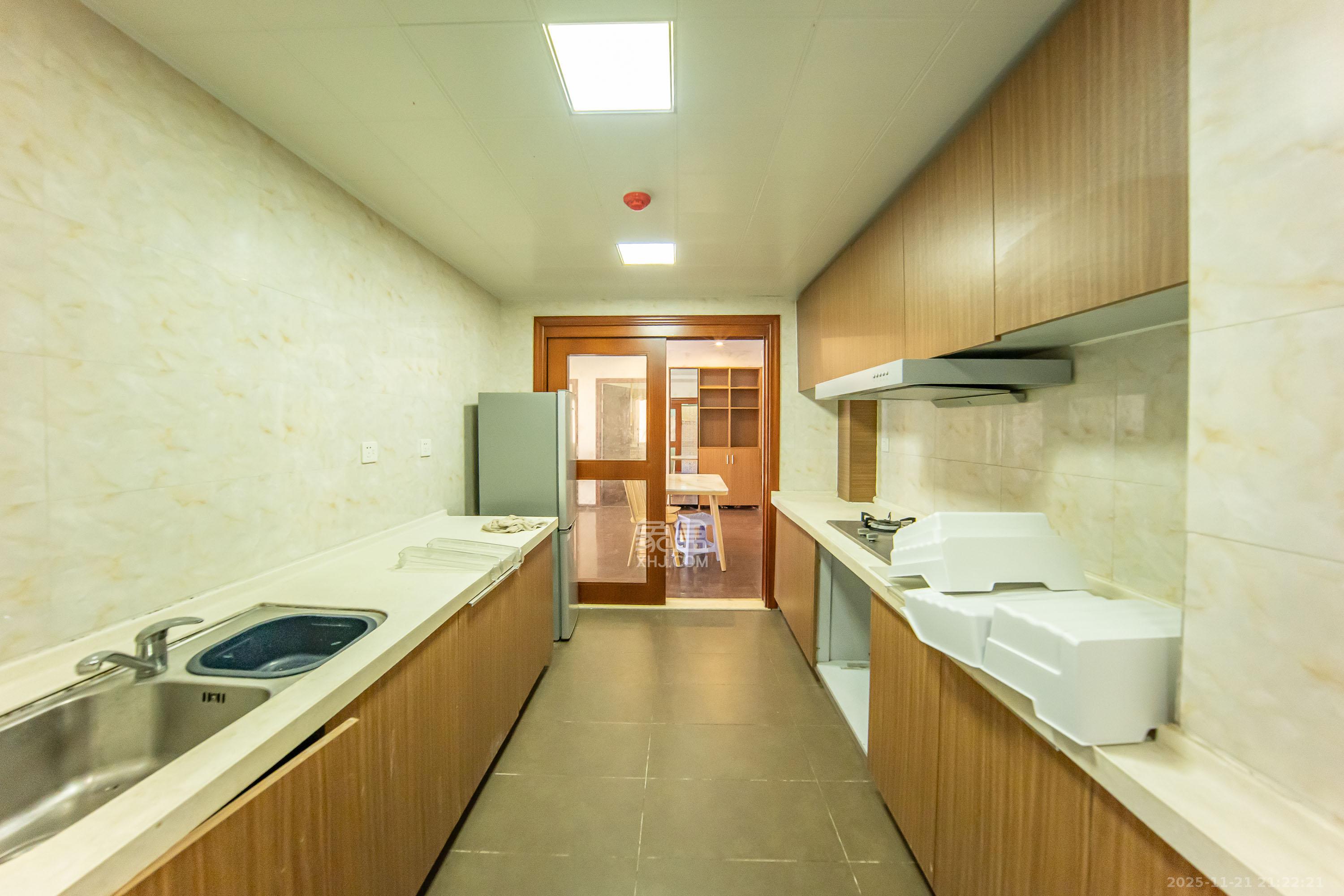 江山帝景哈佛 3室2厅2卫 85.0万 江山帝景哈佛 3室2厅2卫 85.0万厨房