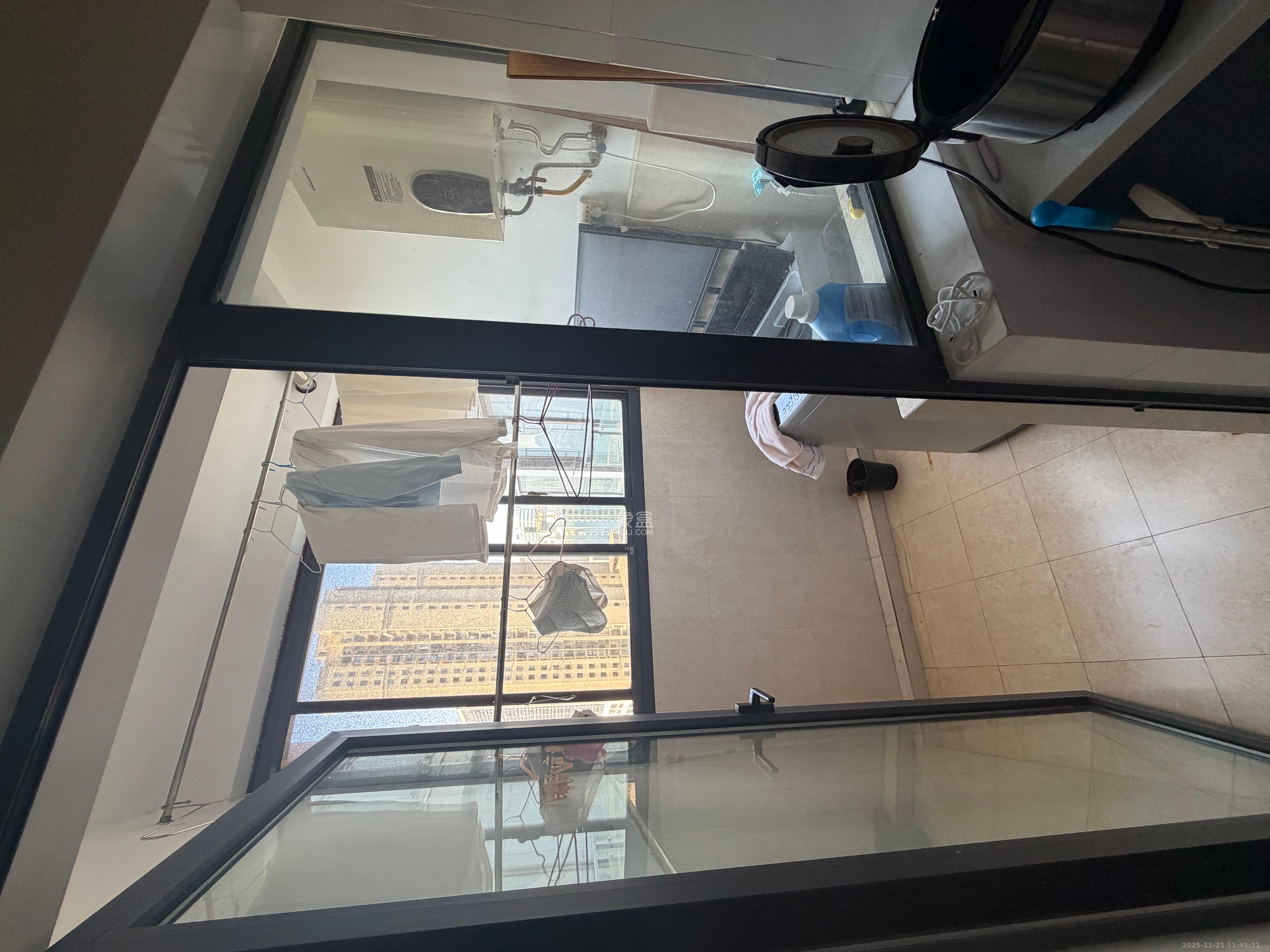 三万英尺 1室2厅1卫 1600.0元/月 三万英尺 1室2厅1卫 1600.0元/月室内图