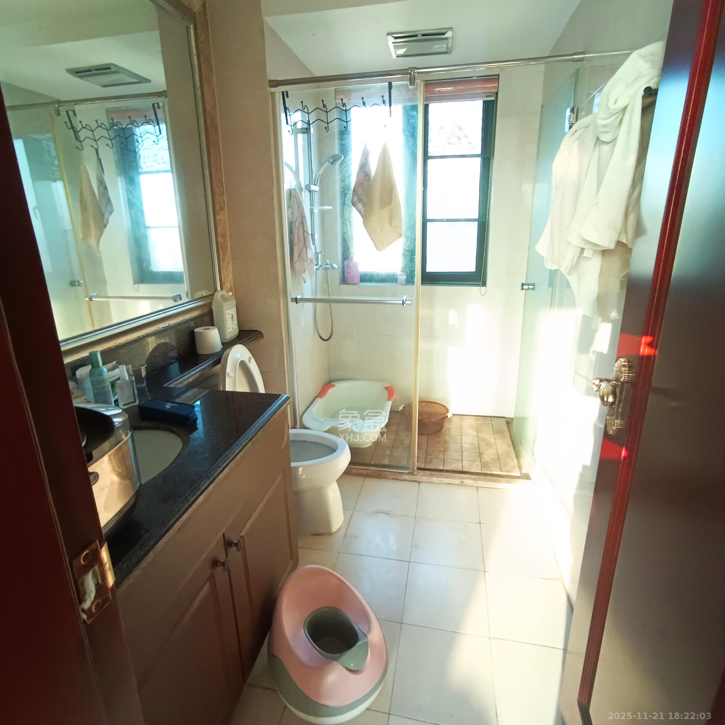 恒大雅苑 3室2厅2卫 2500.0元/月 恒大雅苑 3室2厅2卫 2500.0元/月室内图