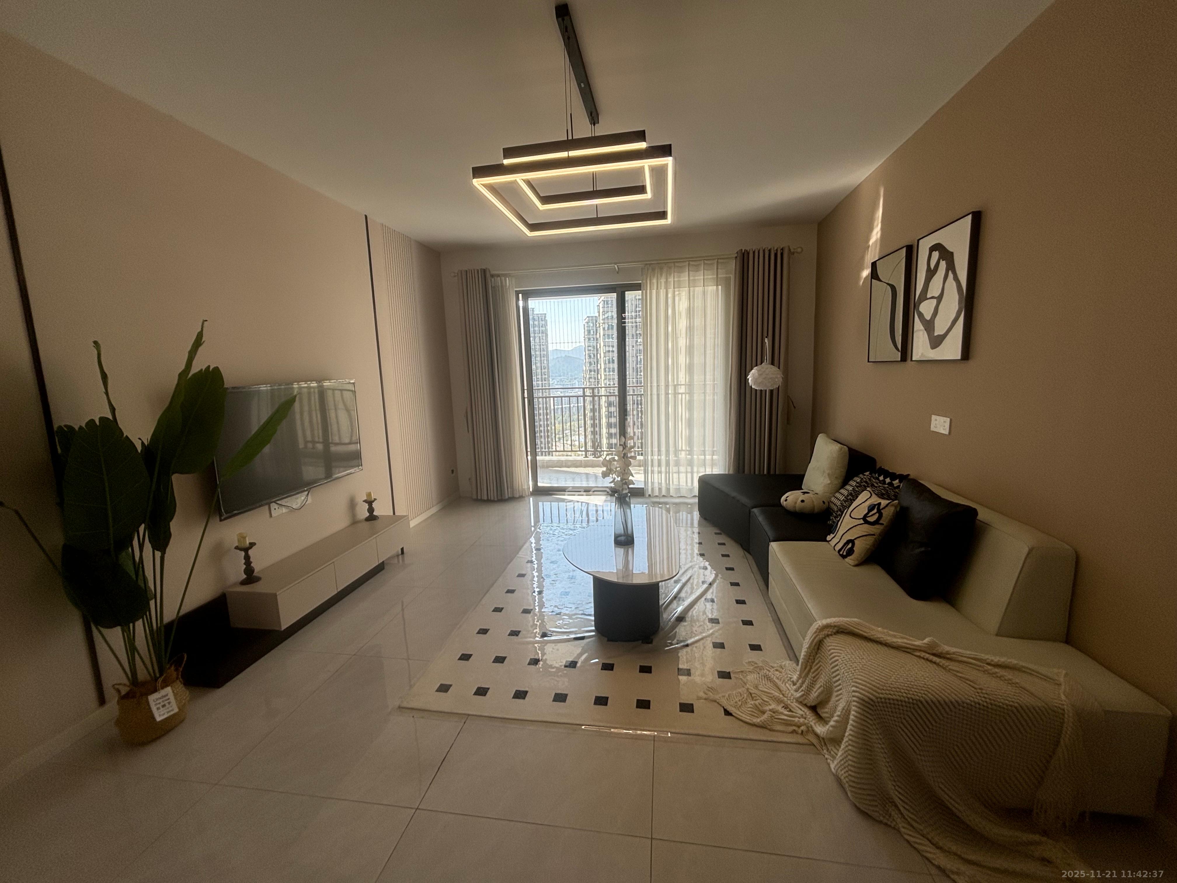 梅溪湖金茂湾  4室1厅2卫    3100.0元/月